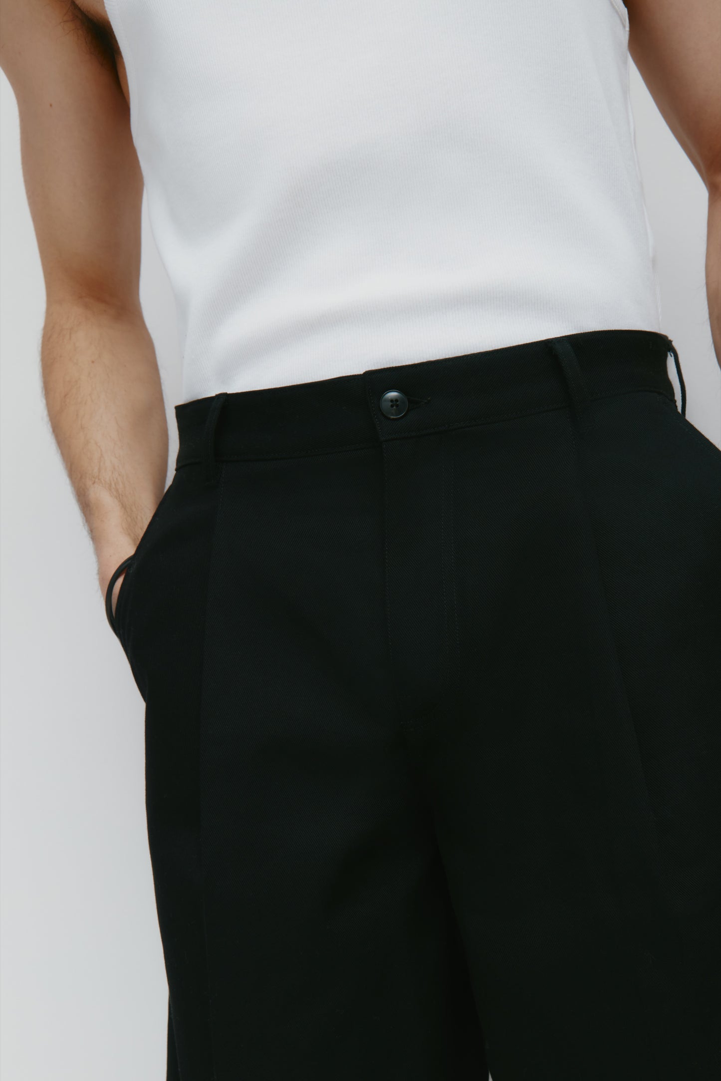 Men's Nilus Trouser in Black