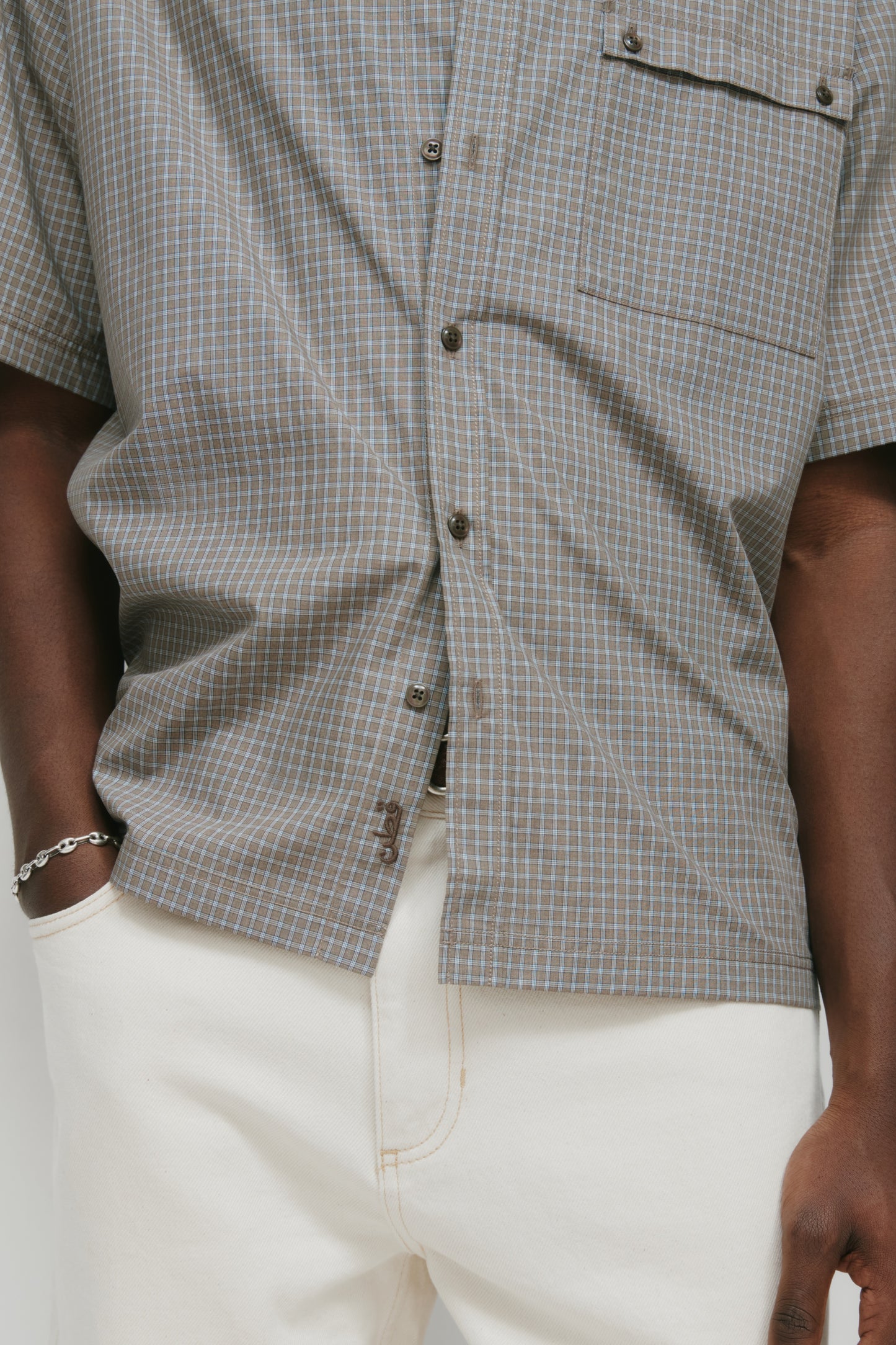 Men's Haydar Shortsleeve Shirt in Taupe/White/Dark Indigo Check