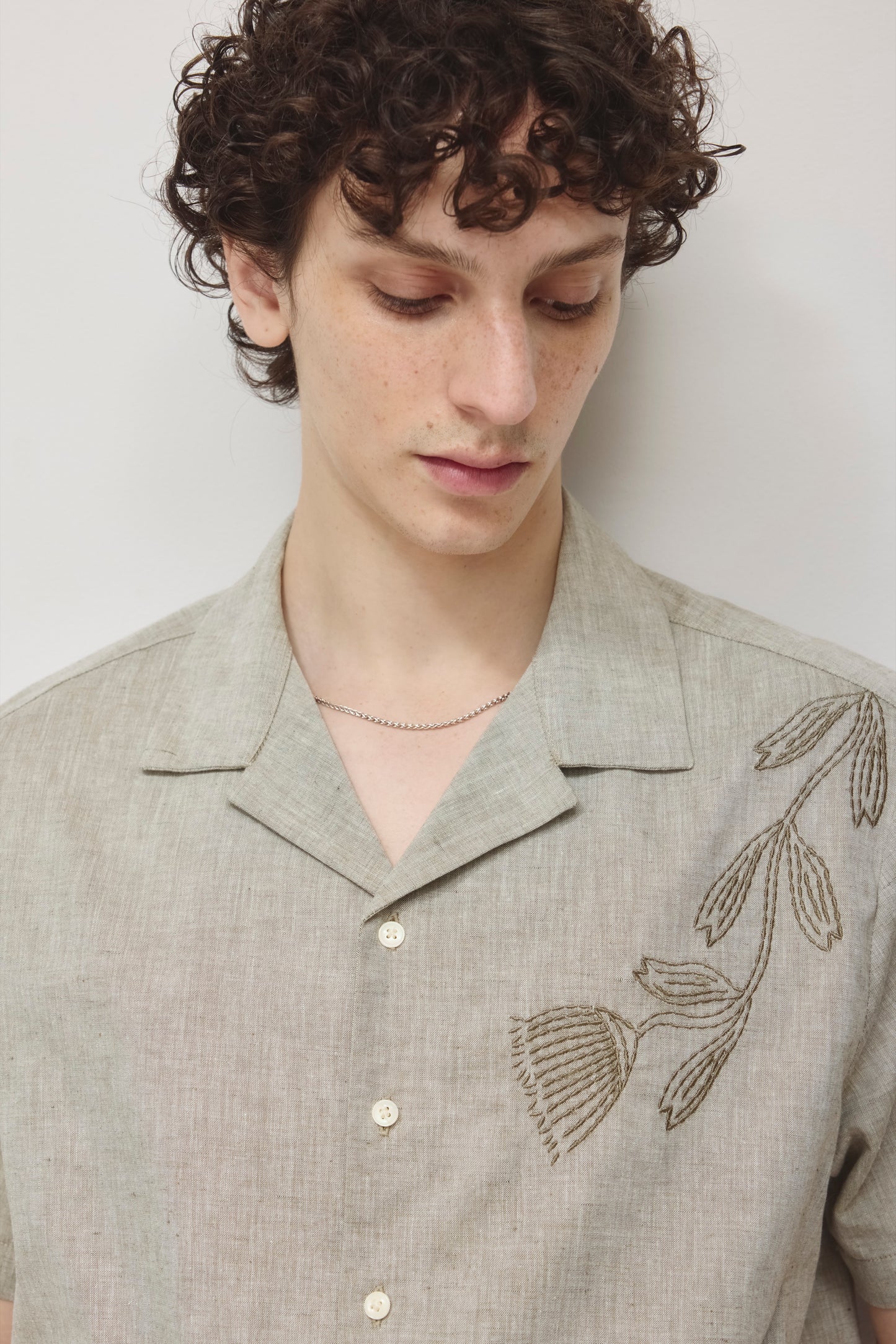 Men's Linen Camp Shirt in Olive