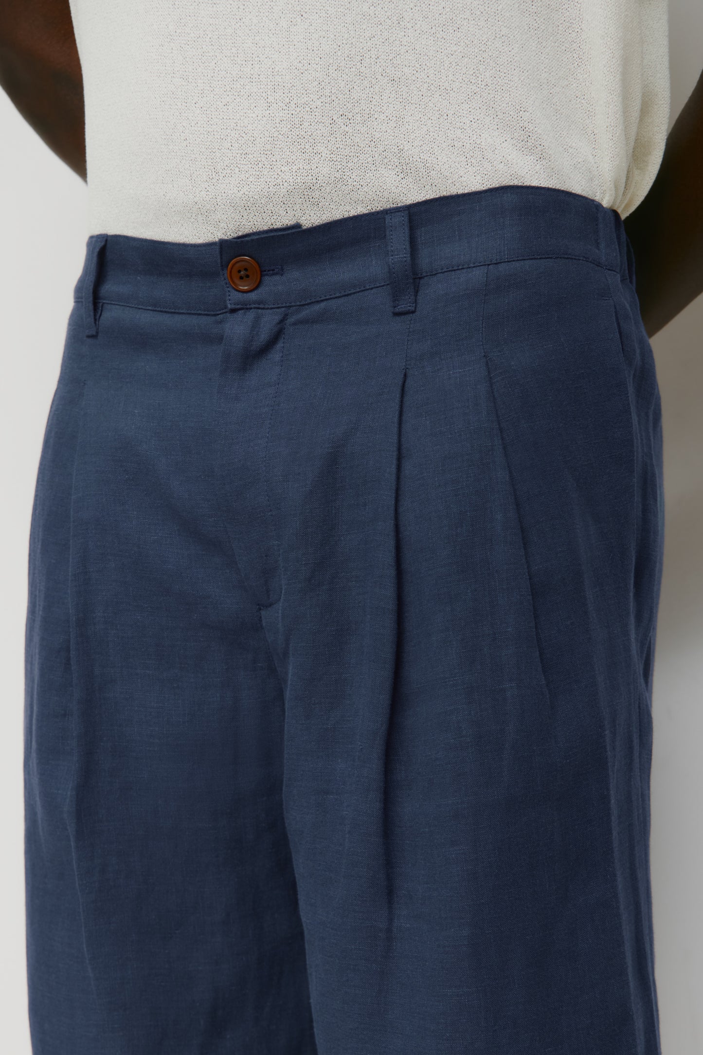 Men's Sila Linen Short in Dark Indigo