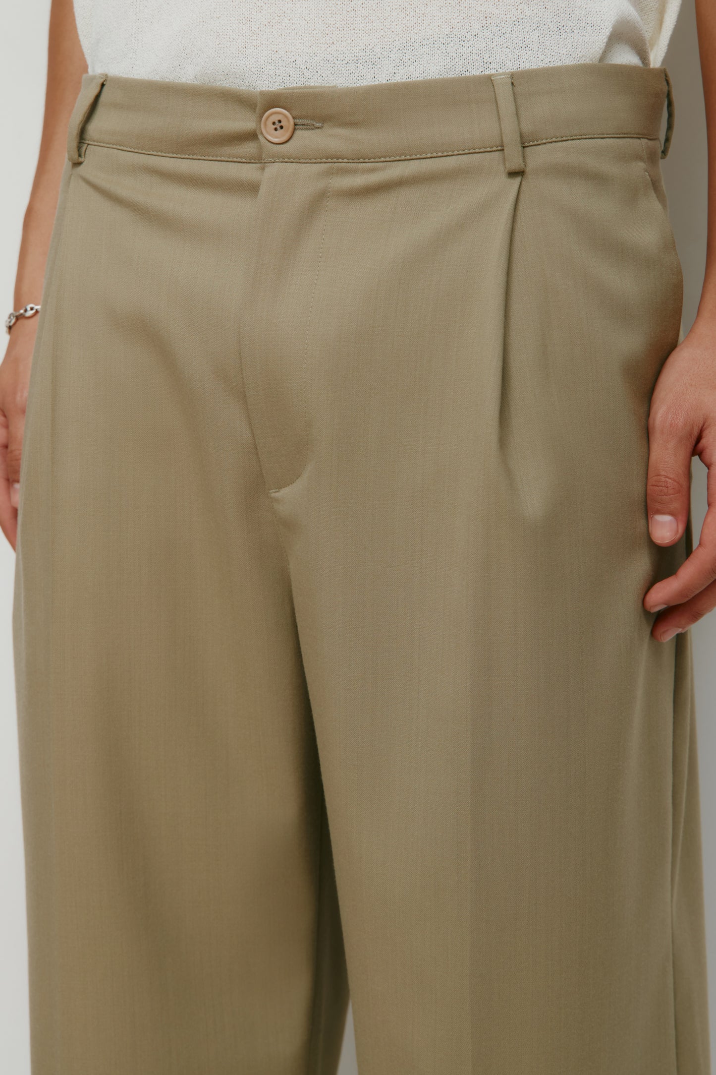 Men's Taym Trouser in Dusty Olive