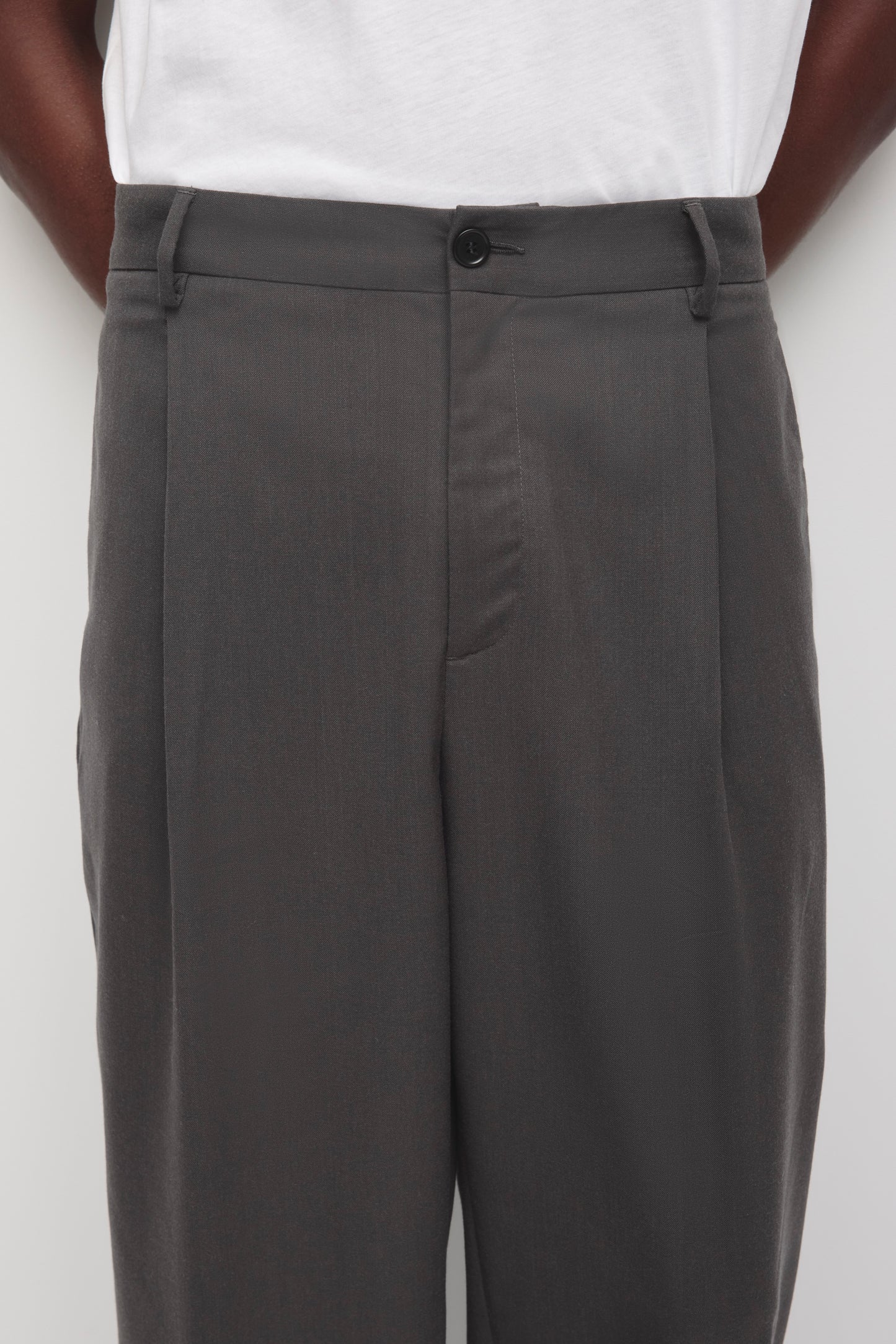 Men's Taym Trouser in Charcoal