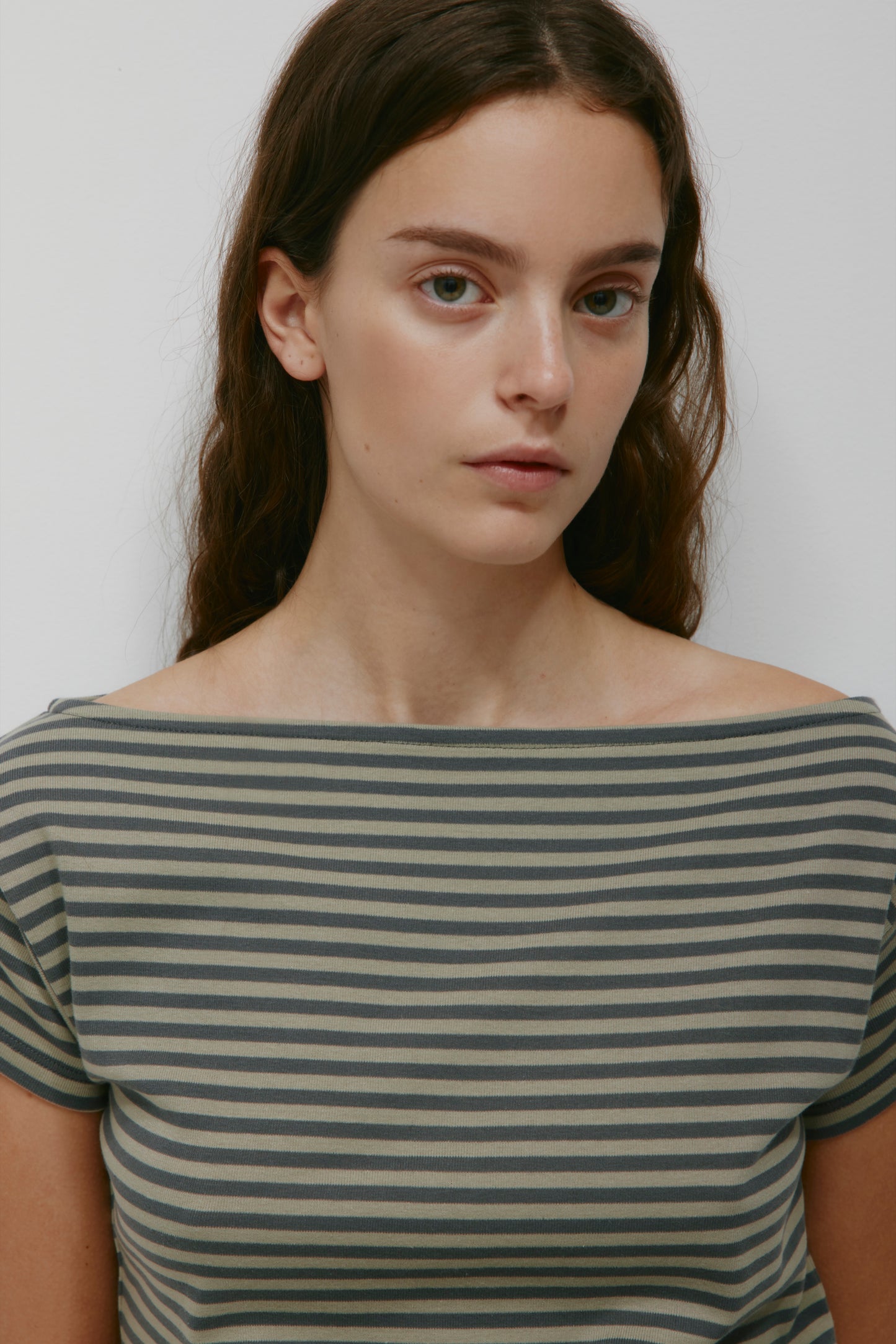 Women's Boatneck Banded Tee in Lava Smoke/Dune Grass