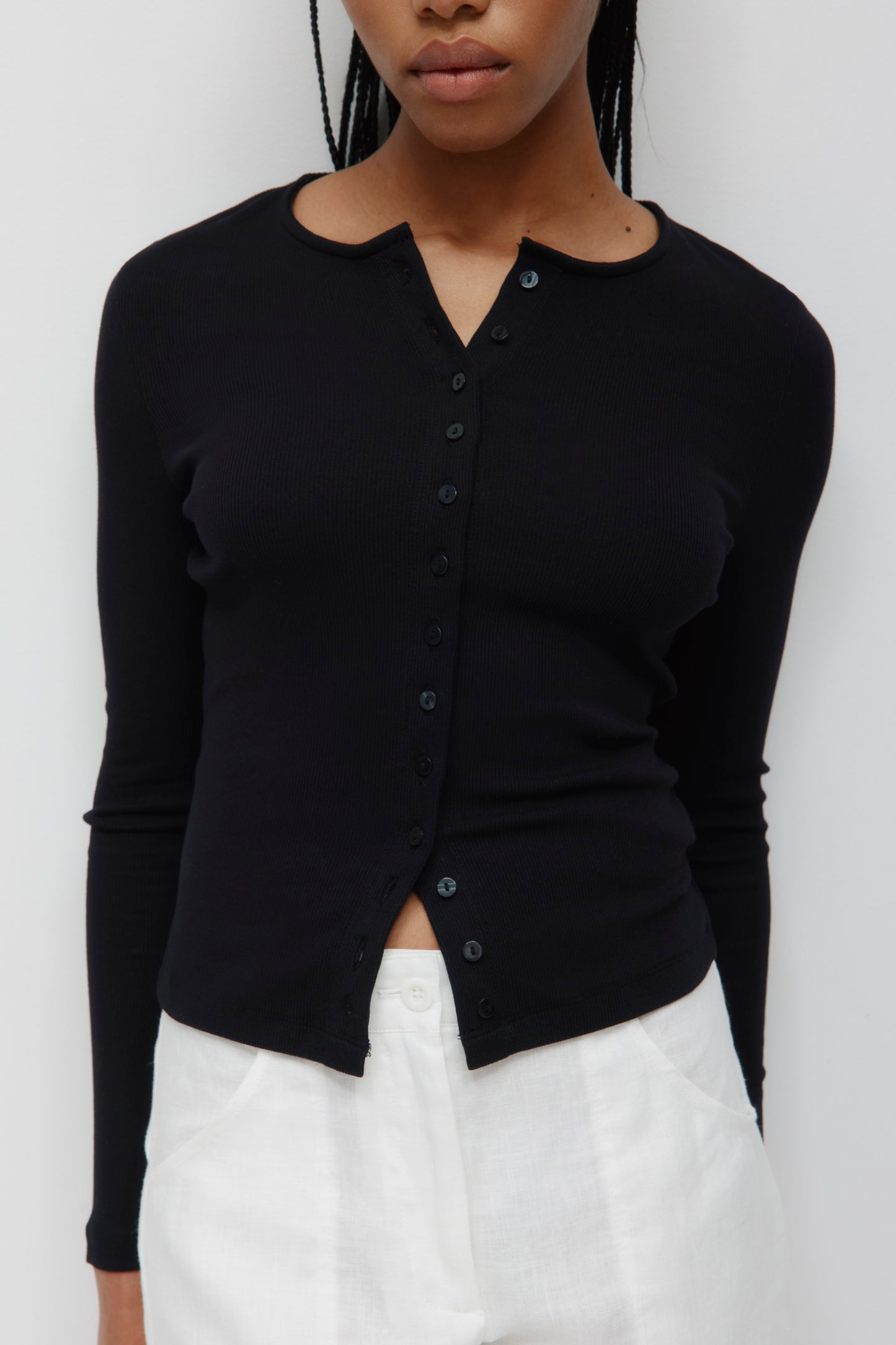 Women's Crew Neck Cardigan in Black