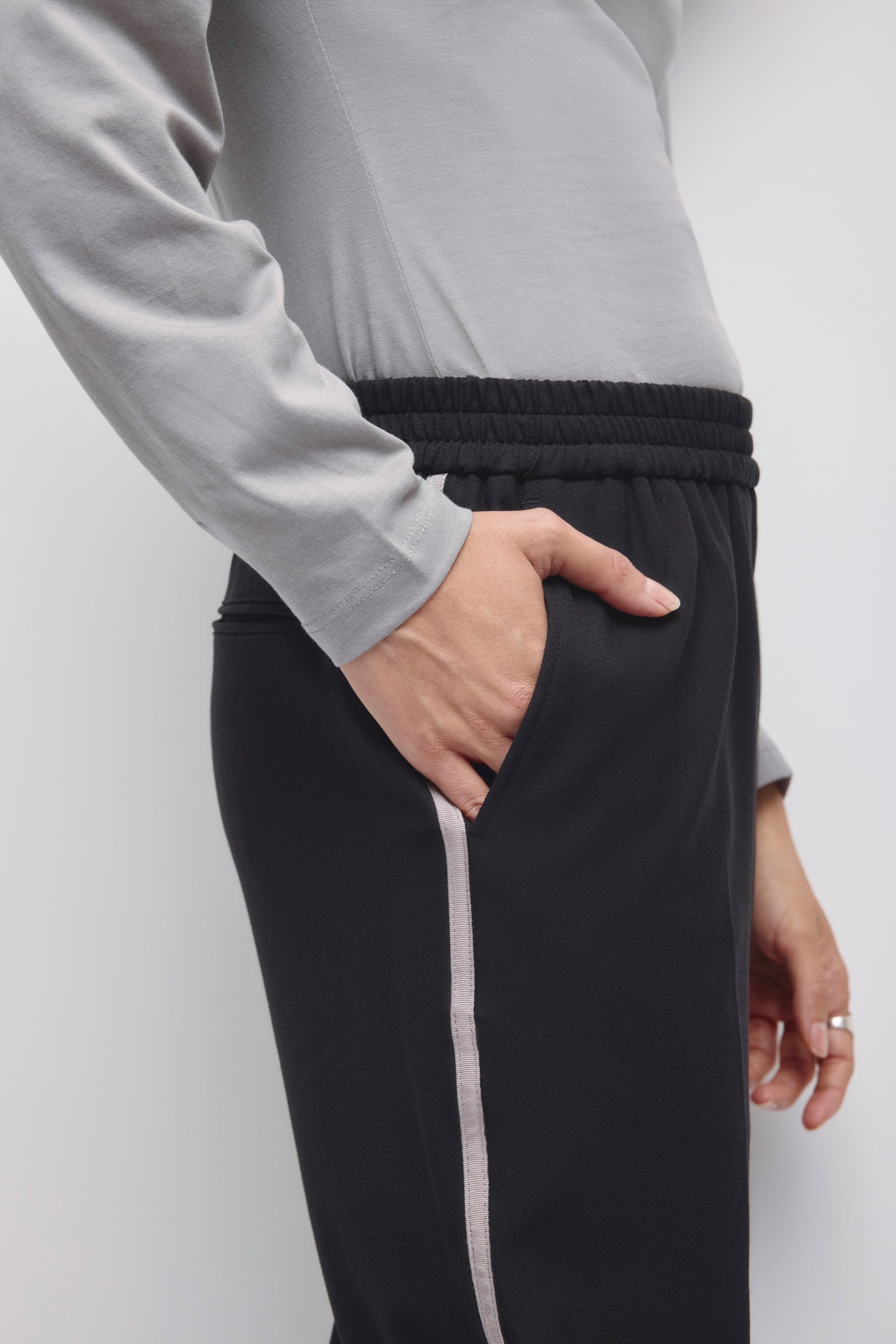 Women's Nada Track Pant in Black