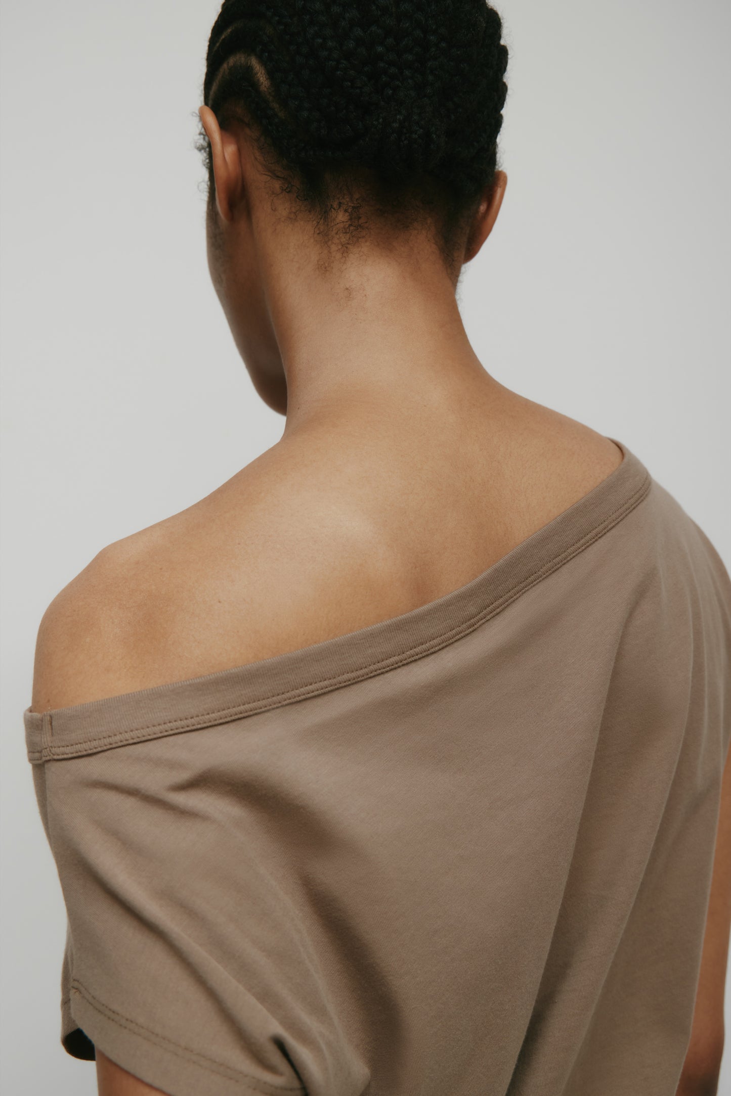 Women's Off Shoulder Tee in Taupe