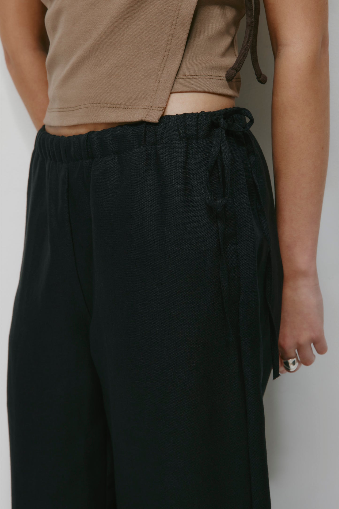 Women's Persea Linen Tie Pant in Black