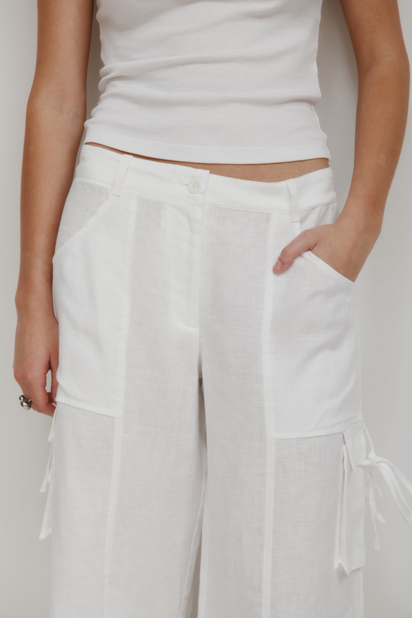 Women's Sila Linen Tie Short in White