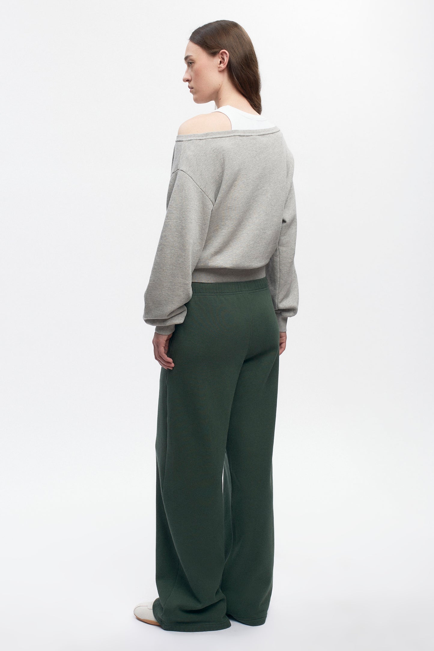 Women's Essential Straight Sweatpant in Bottle Green