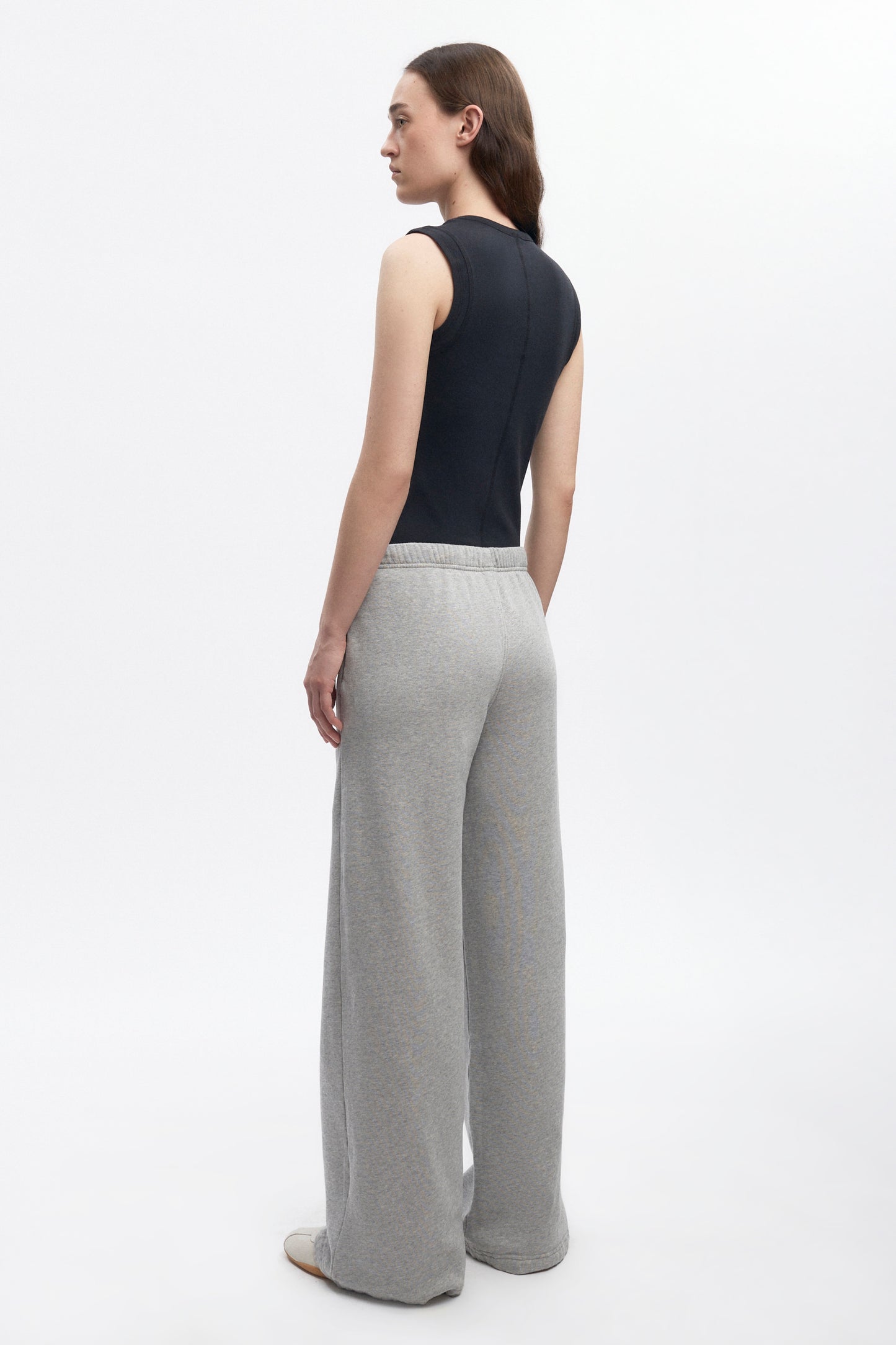 Women's Essential Straight Sweatpant in Heather Grey
