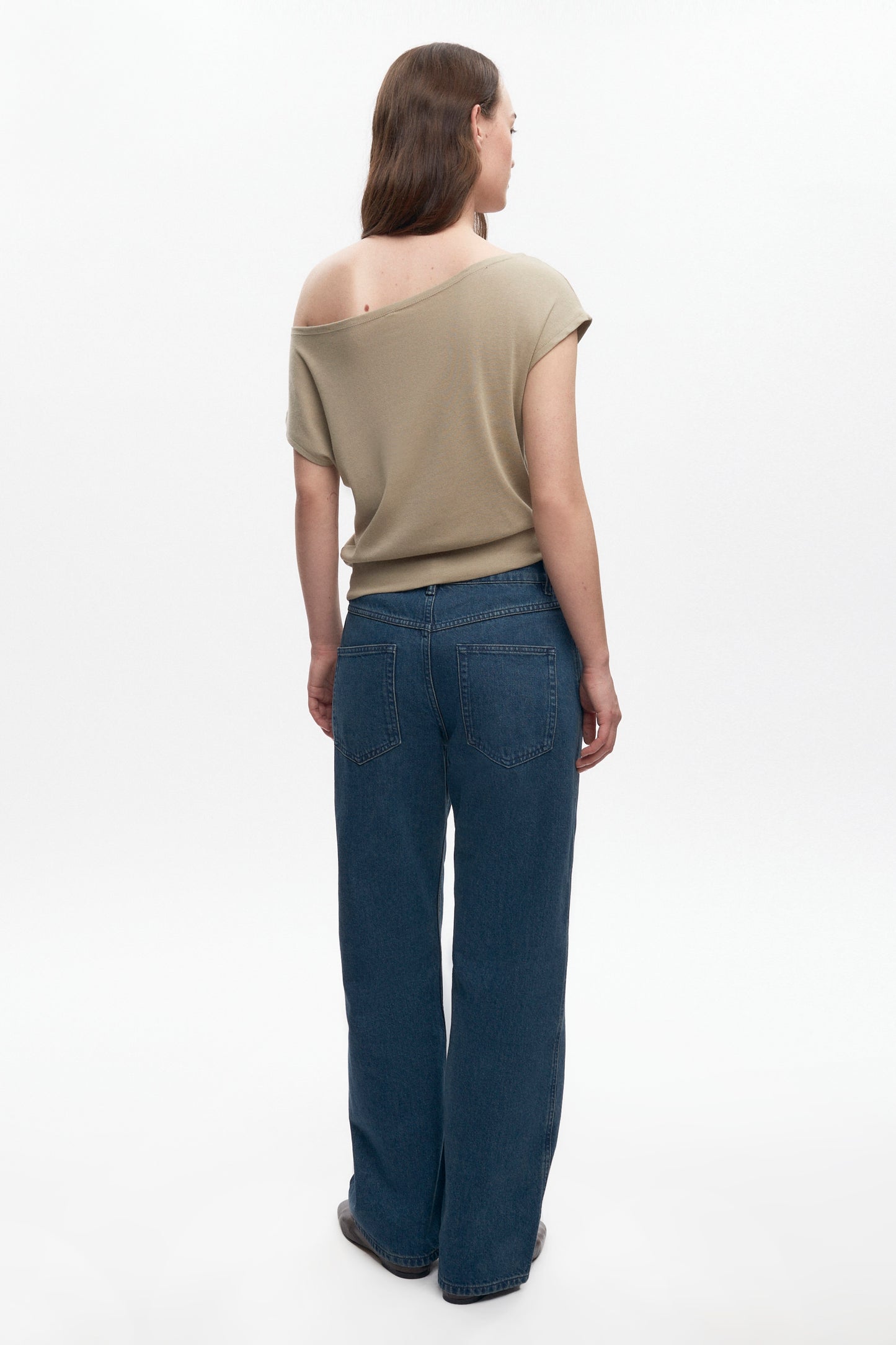 Women's Zahra Off Shoulder Tee in Desert