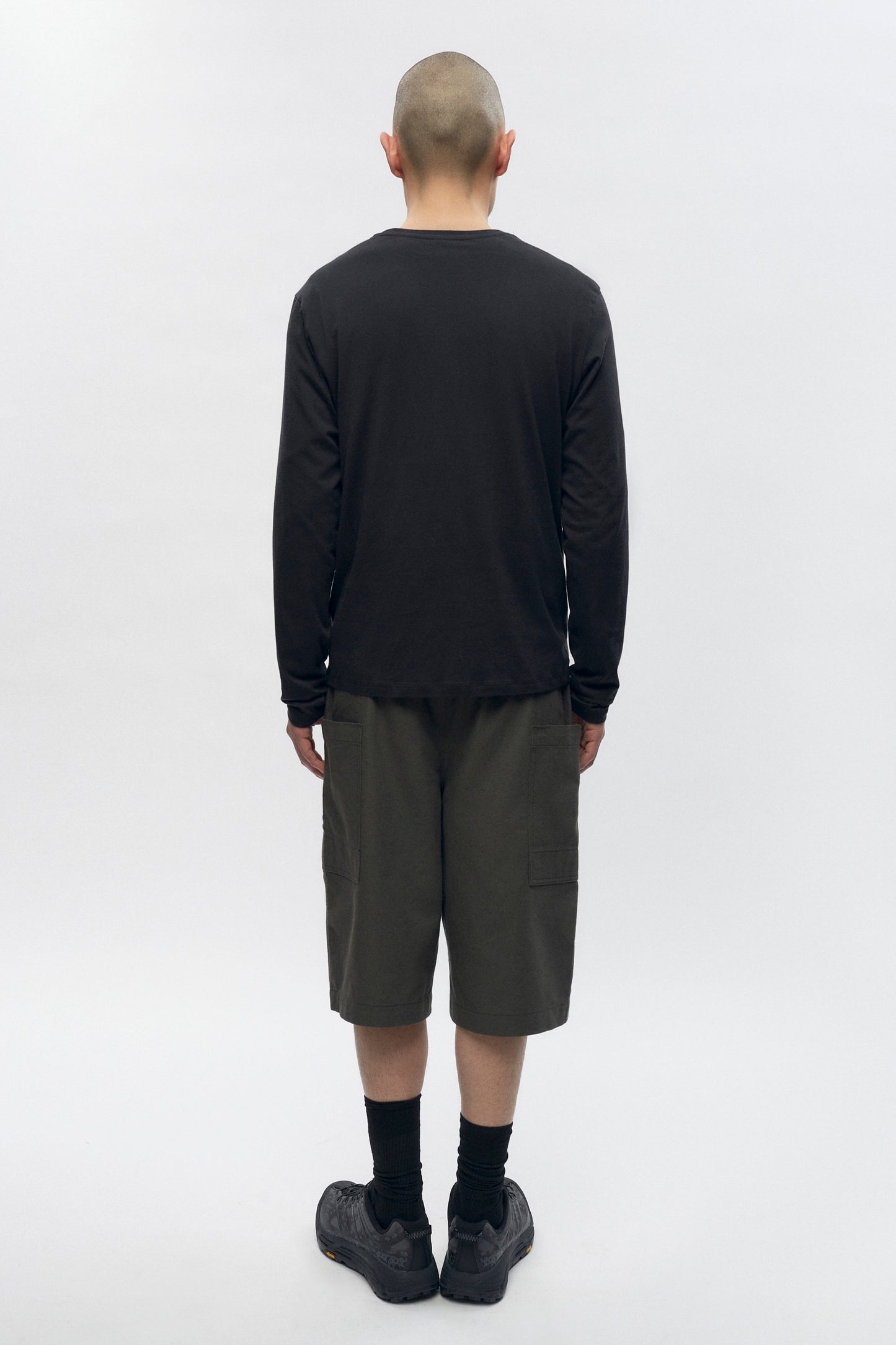 Men's Essential Longsleeve in Black