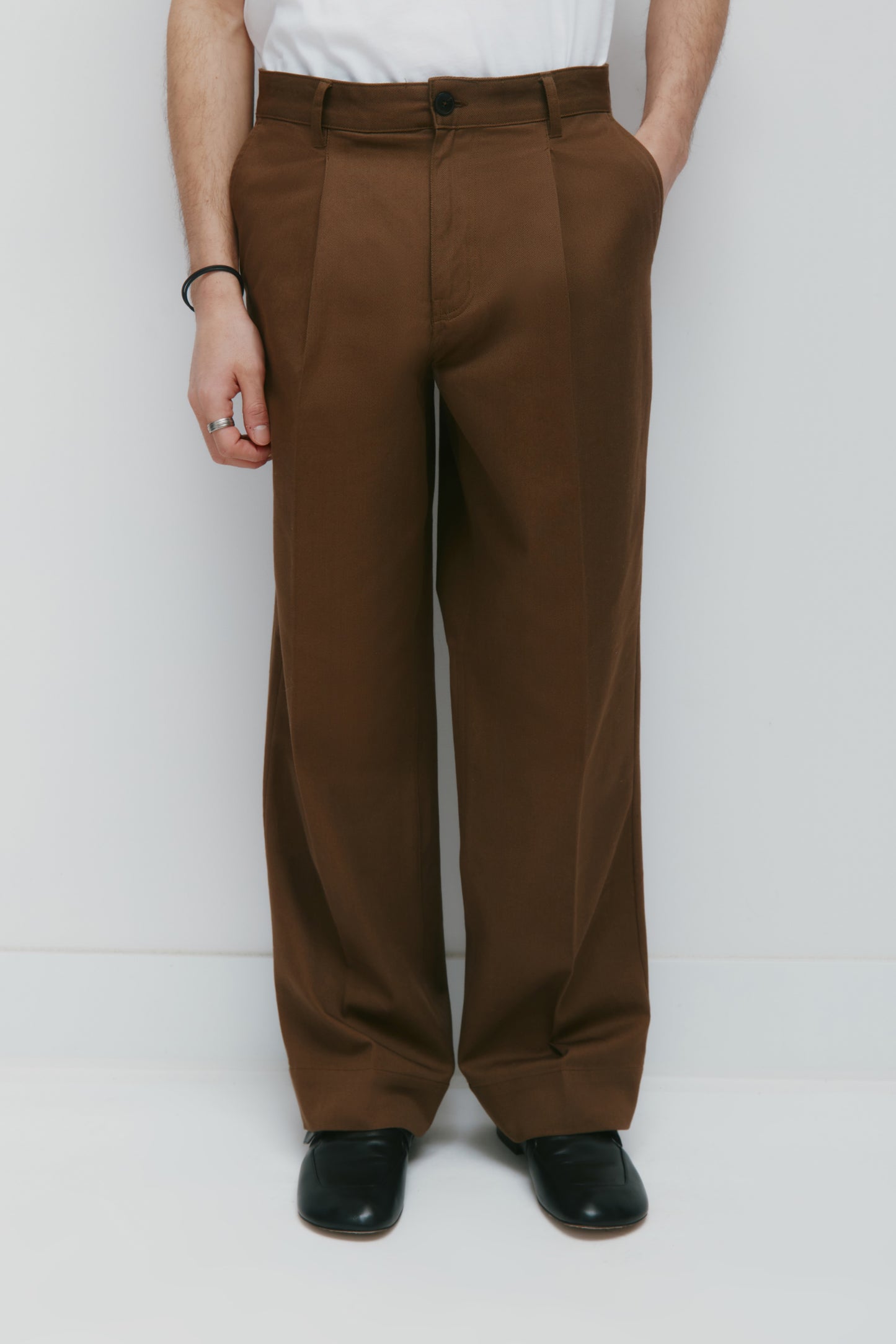 Men's Nilus Trouser in Walnut
