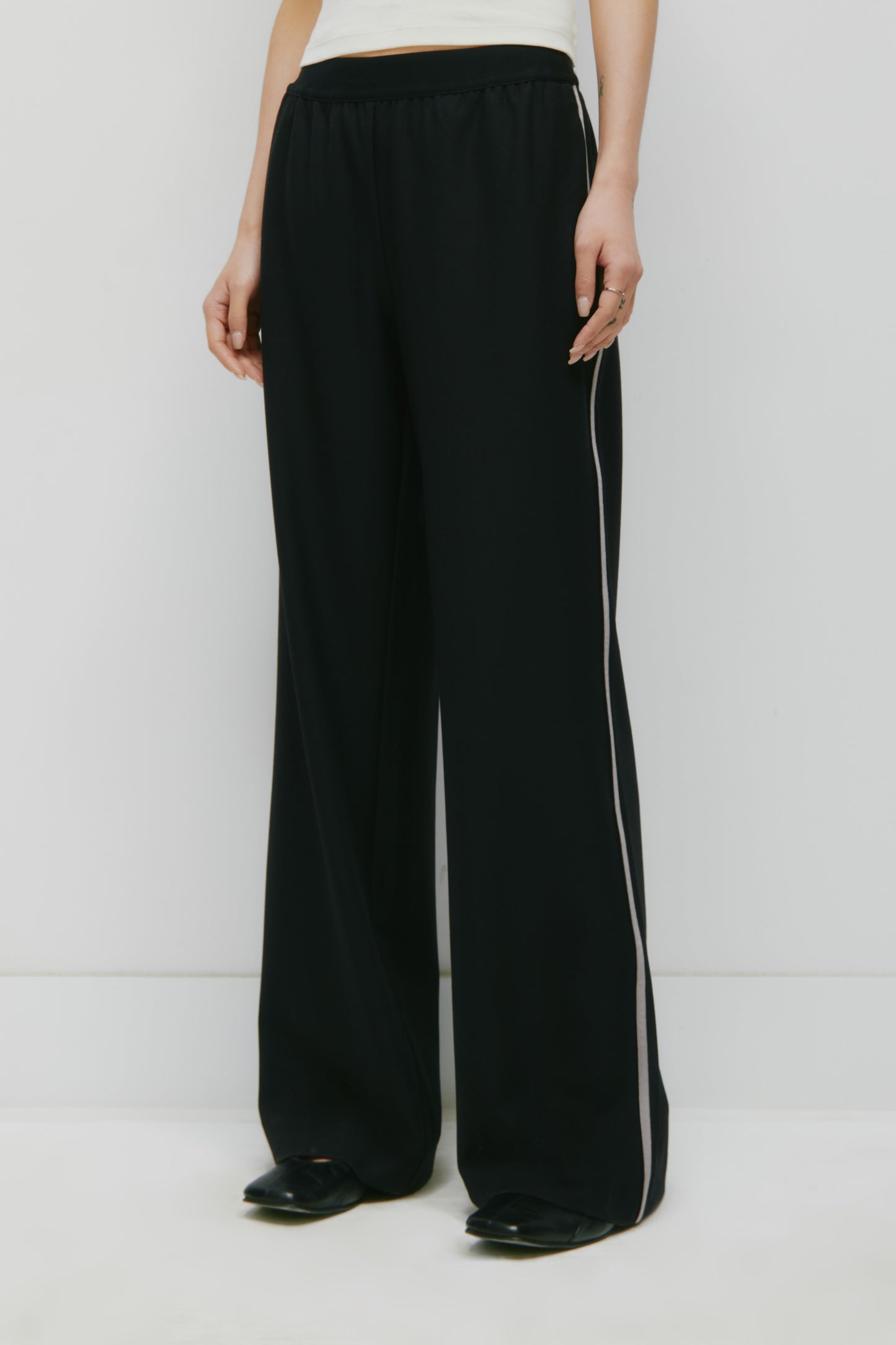 Women's Nady Track Pant in Black