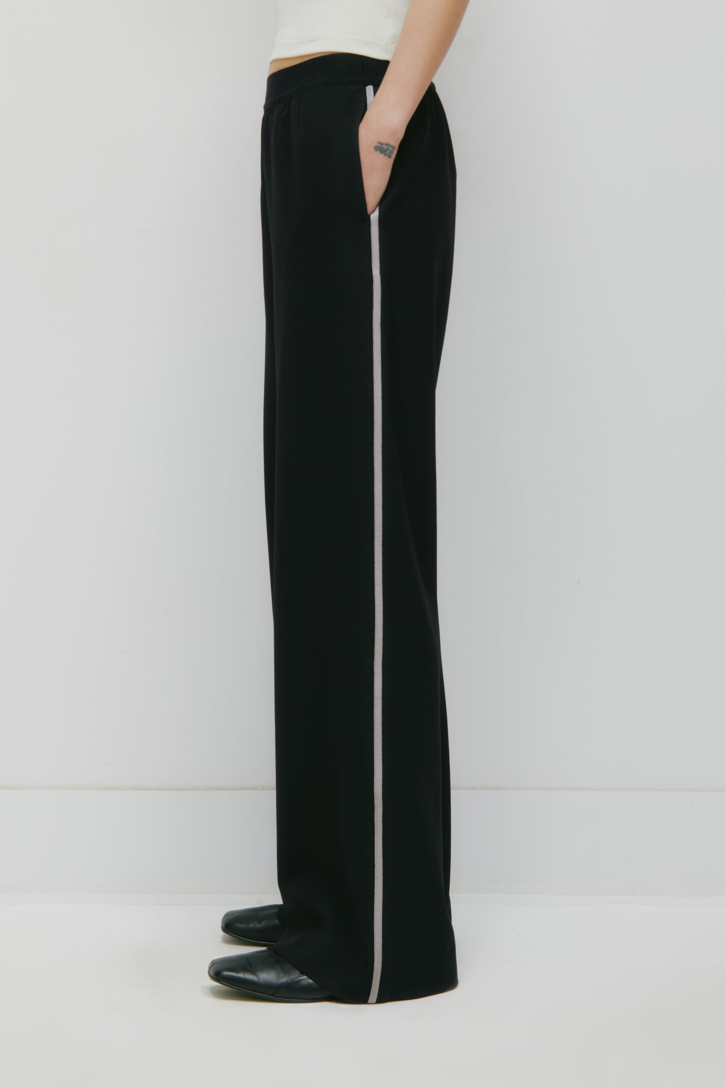 Women's Nady Track Pant in Black