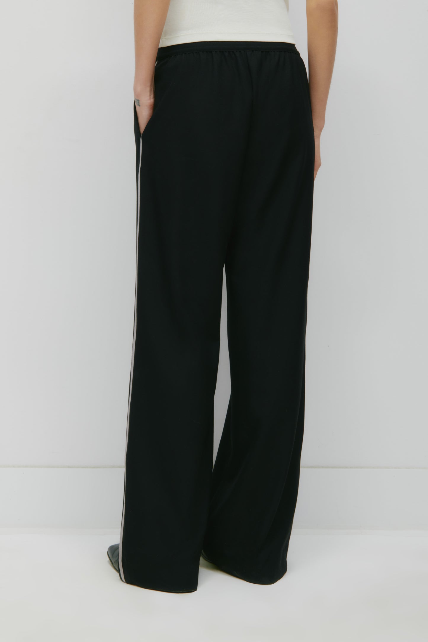 Women's Nady Track Pant in Black