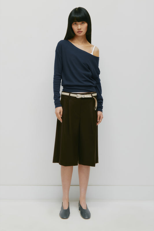 Women's Low Rise Trouser Short in Espresso