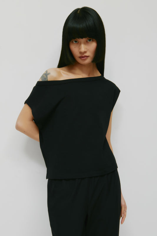Women's Off Shoulder Tee in Black