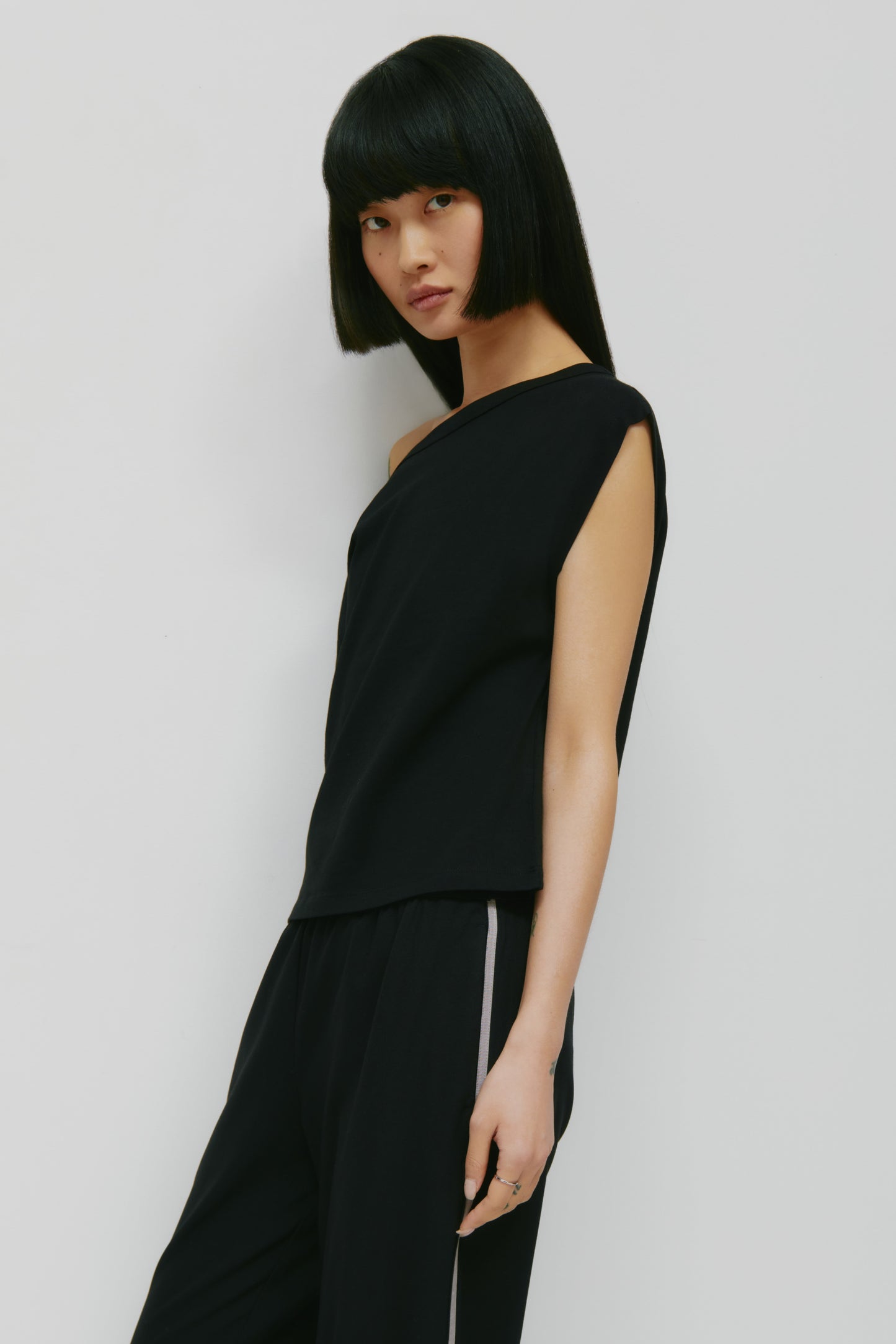 Women's Off Shoulder Tee in Black