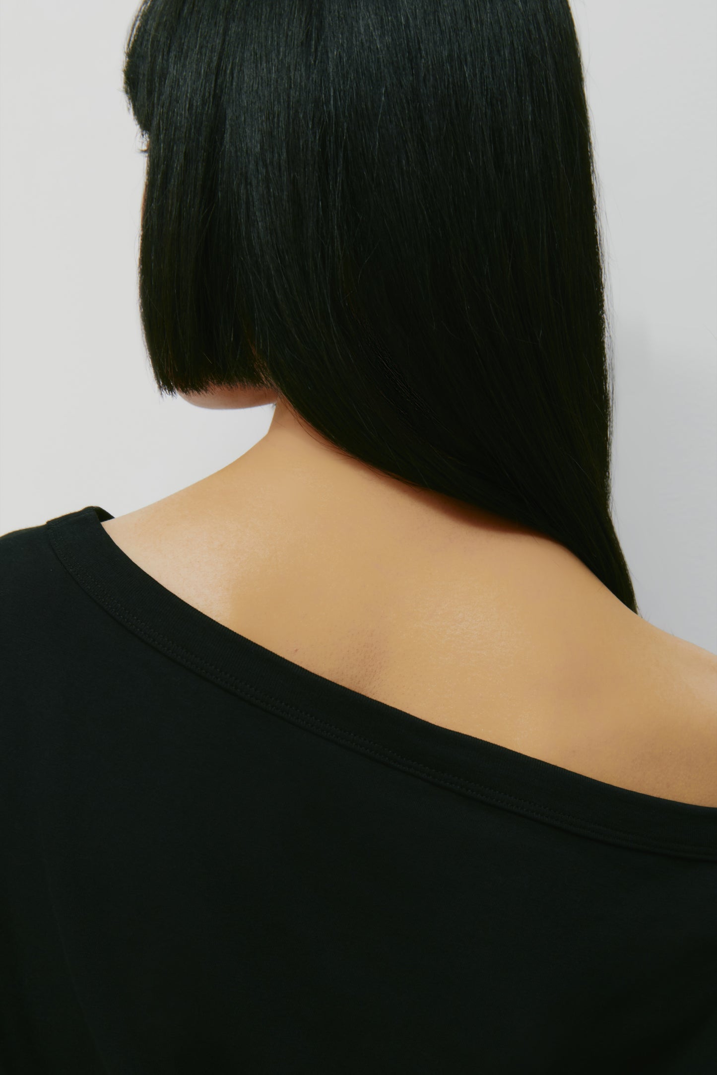 Women's Off Shoulder Tee in Black