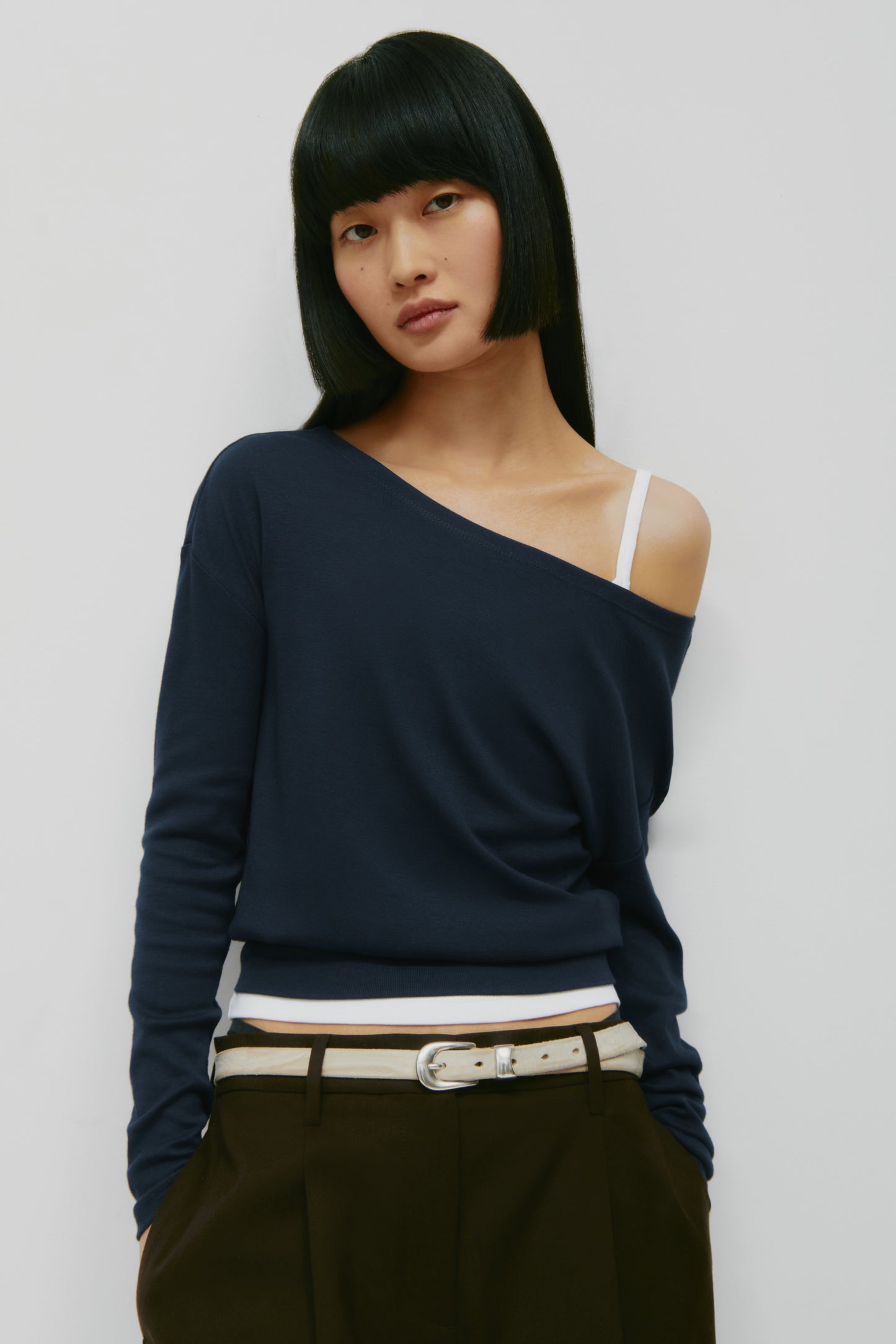 Women's Zahra Slouch Longsleeve in Midnight