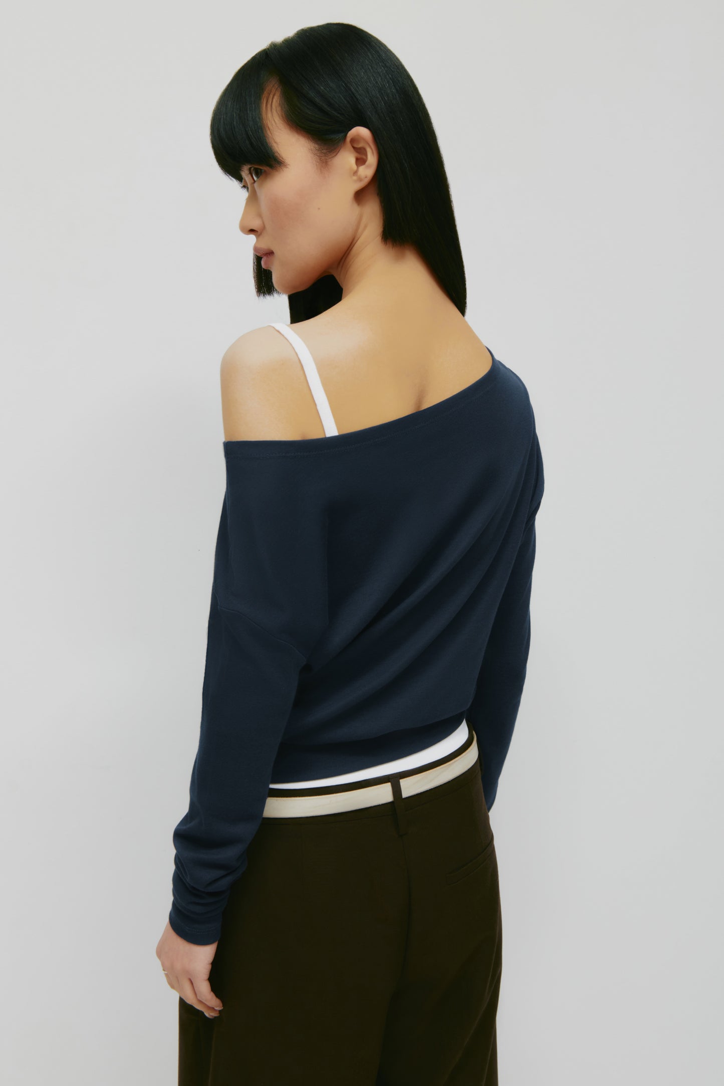 Women's Zahra Slouch Longsleeve in Midnight