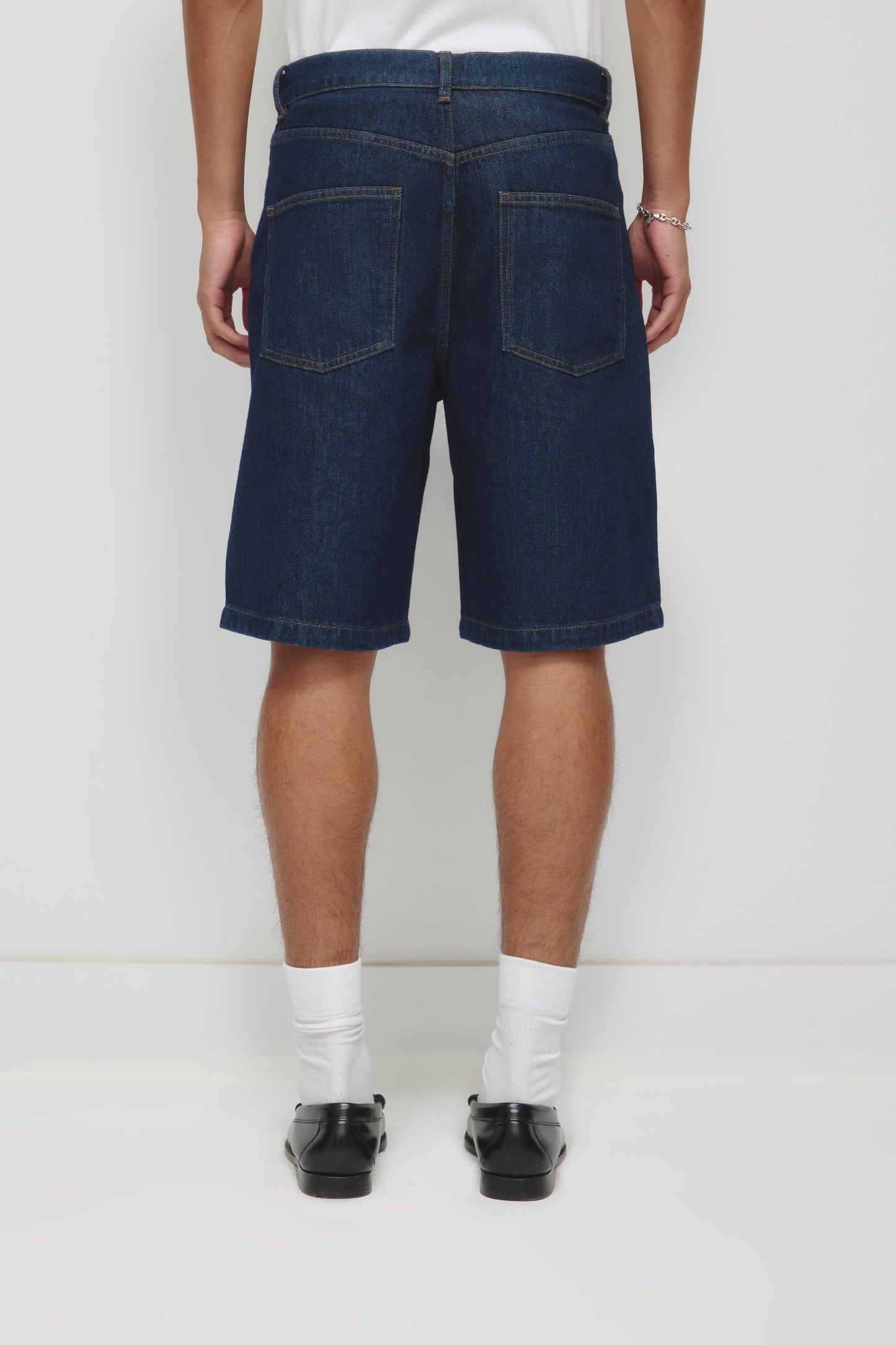 Unisex Antifit Denim Shorts in Dark Wash