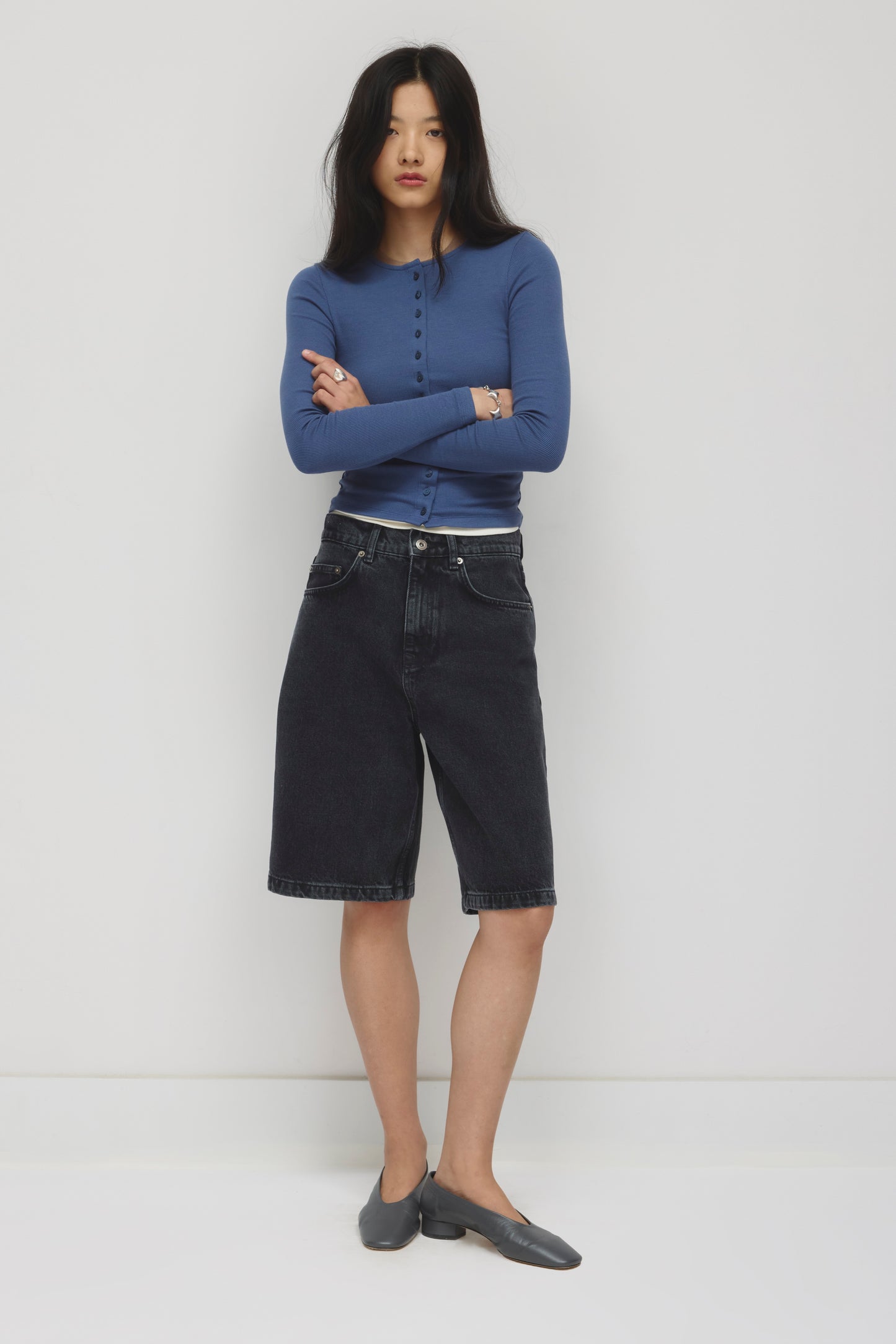 Unisex Antifit Denim Shorts in Washed Black
