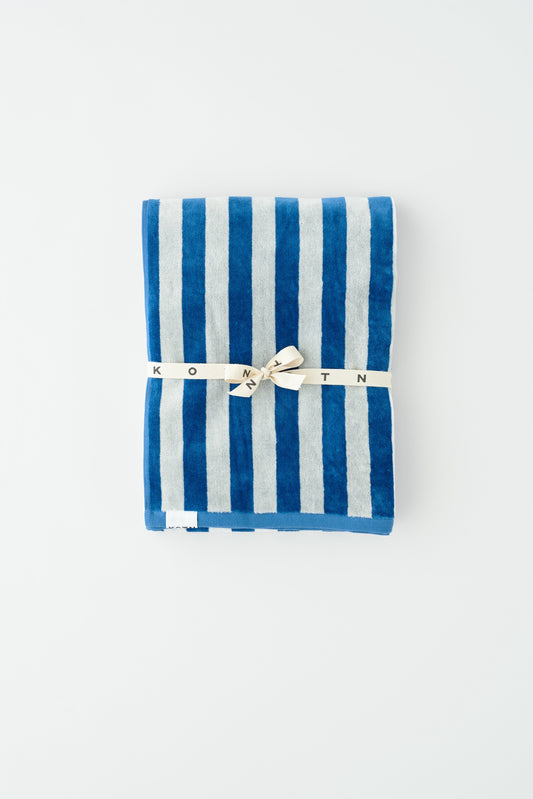 Beach Towel in Marshmallow/French Blue