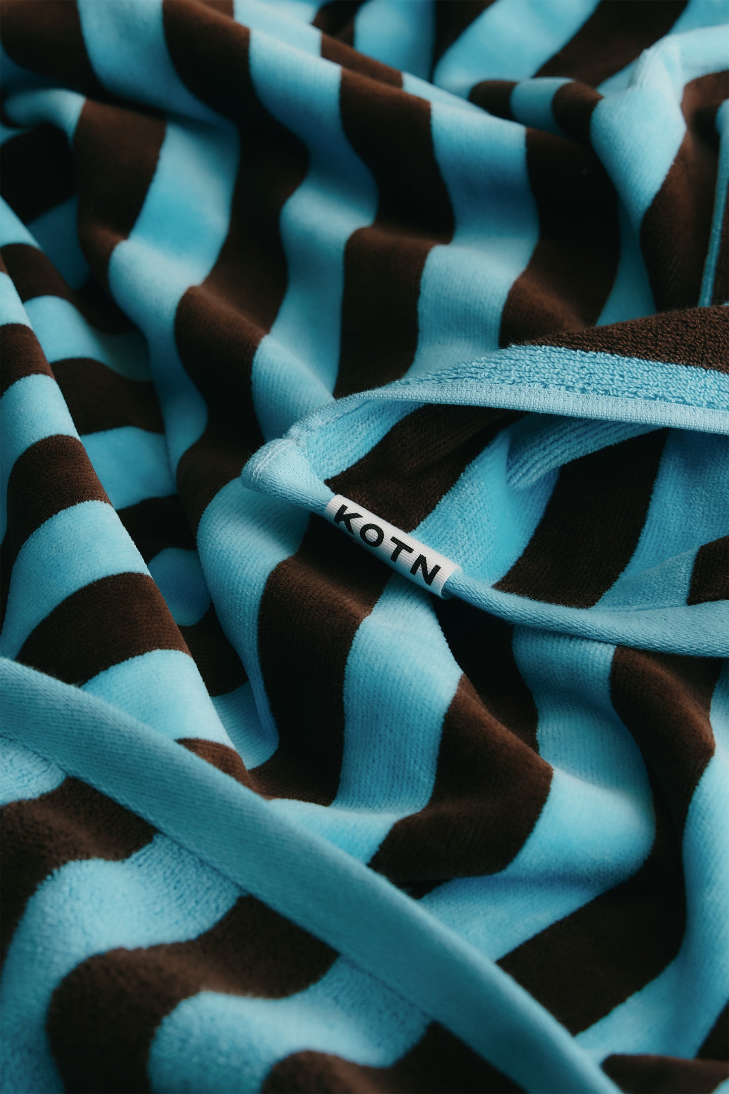 Beach Towel in Azure/Espresso