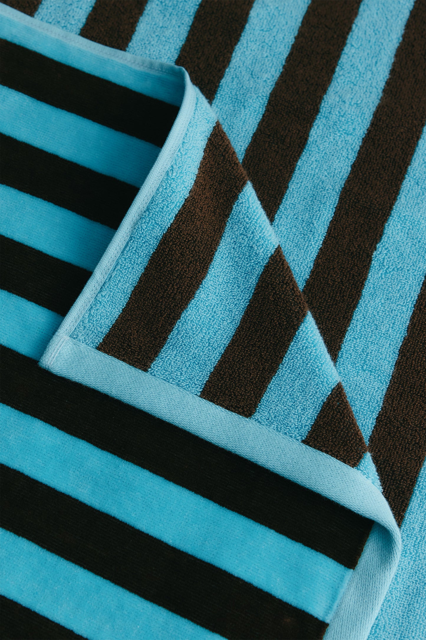 Beach Towel in Azure/Espresso