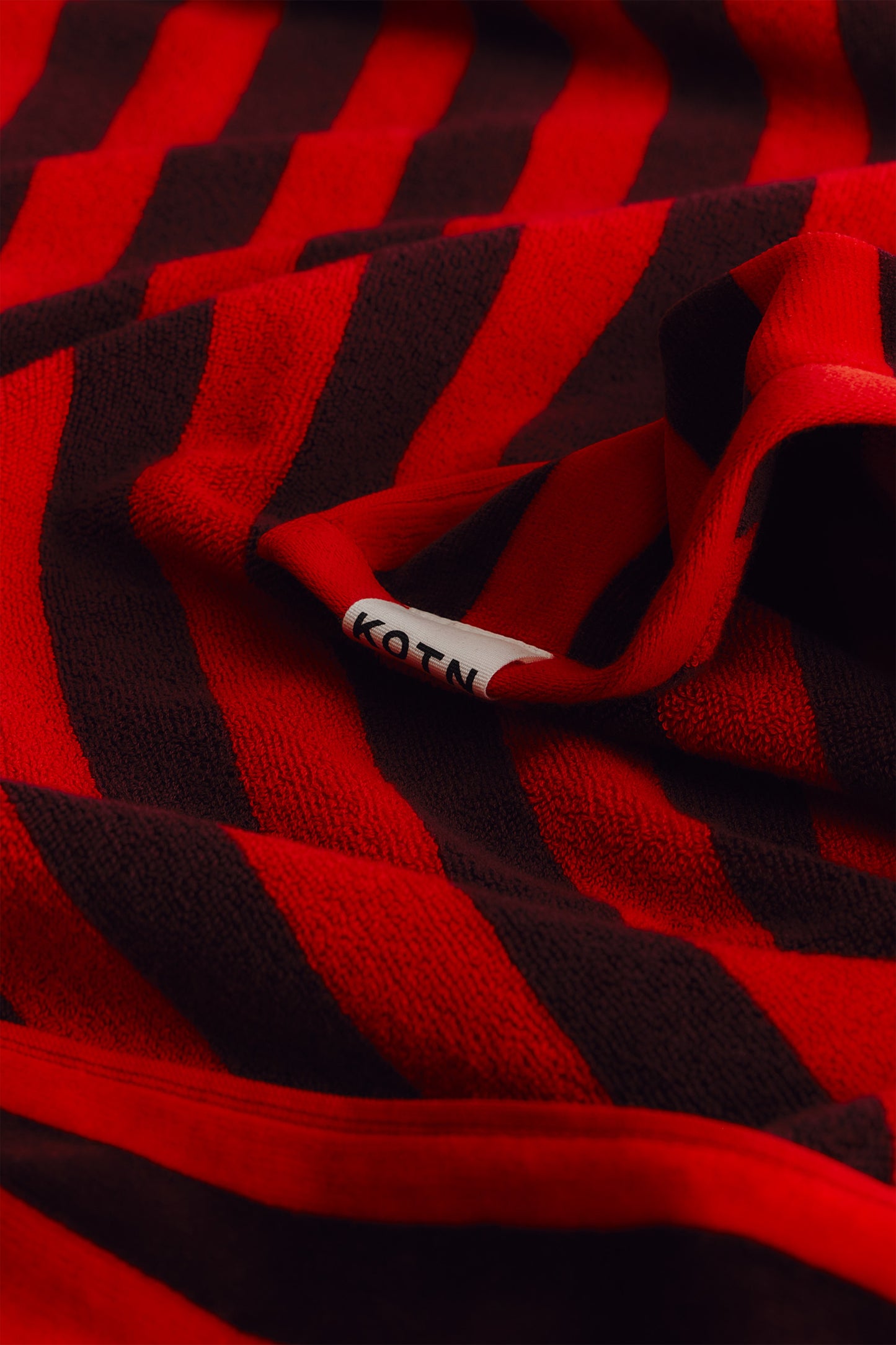 Beach Towel in Plum/Salsa
