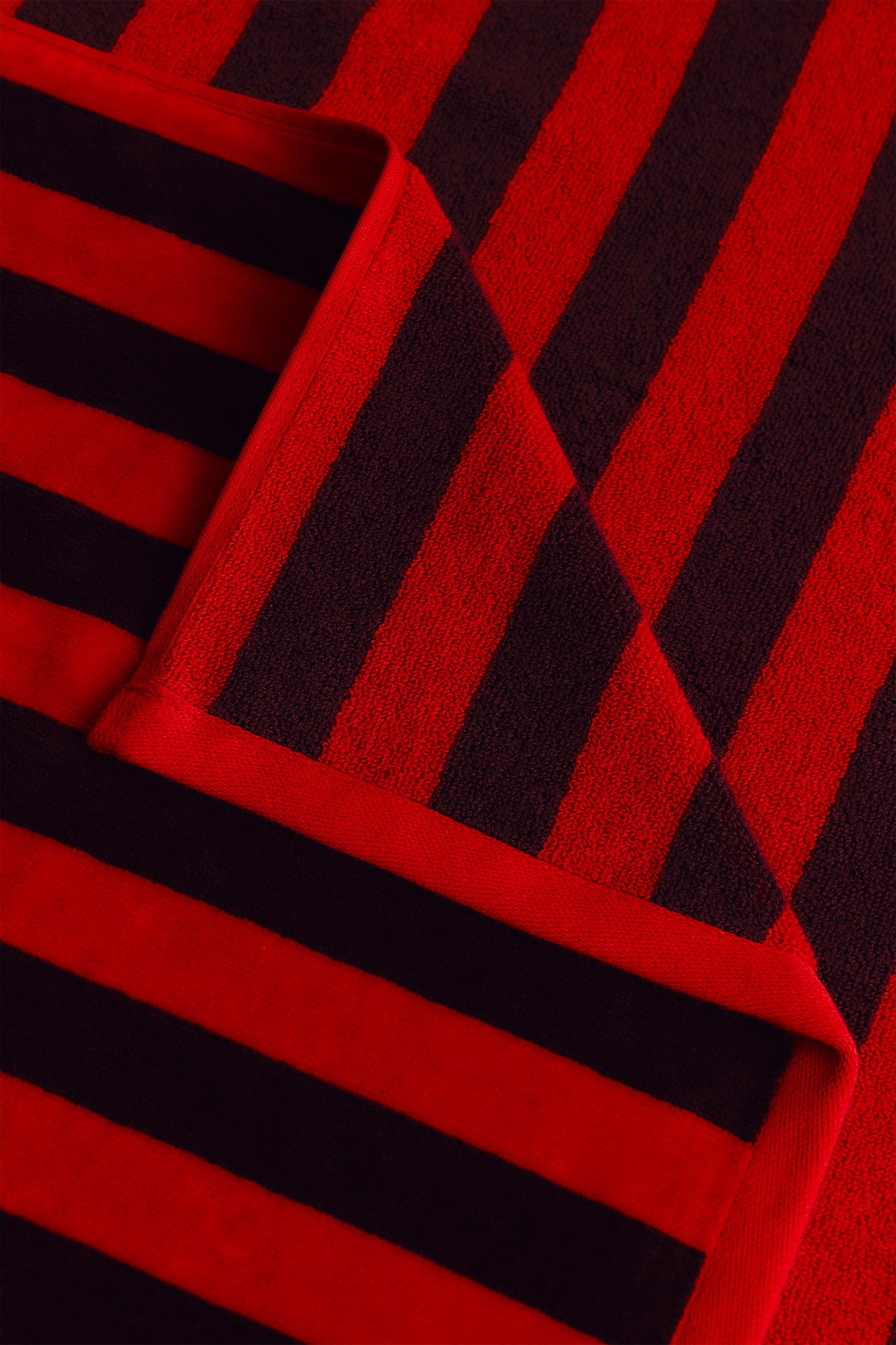Beach Towel in Plum/Salsa