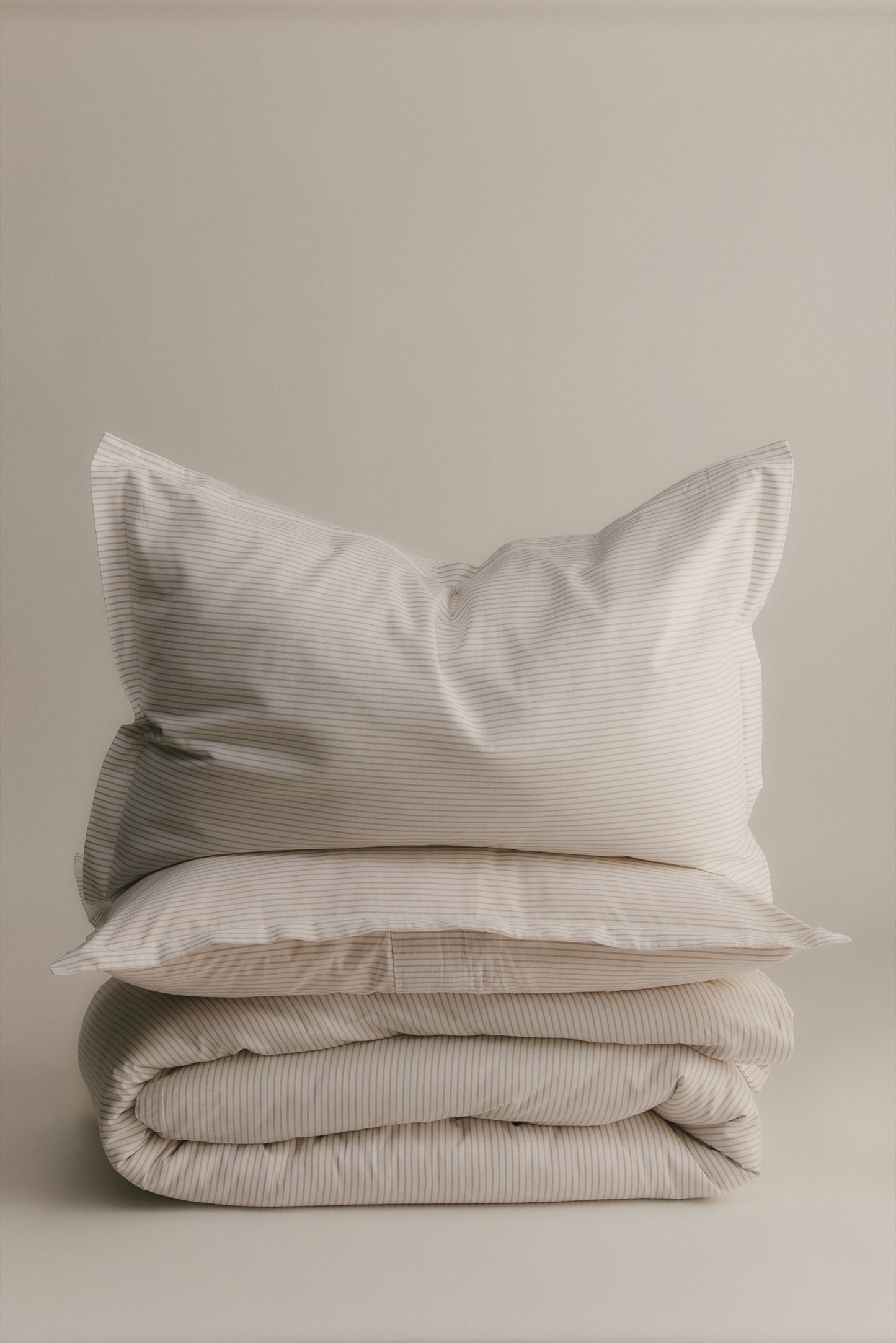 Duvet Cover and Sham Set in Aluminum/White Stripe