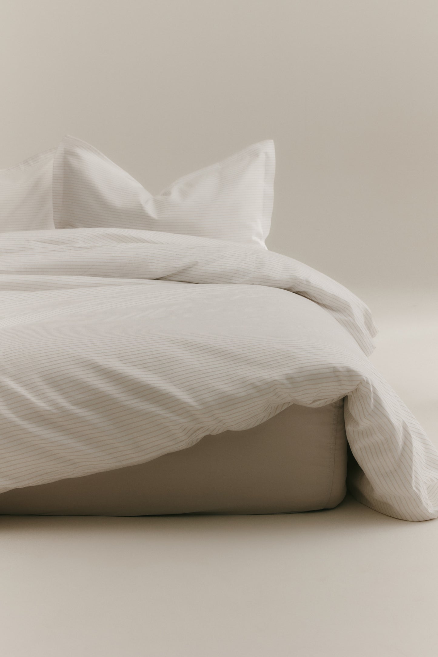 Duvet Cover and Sham Set in Aluminum/White Stripe