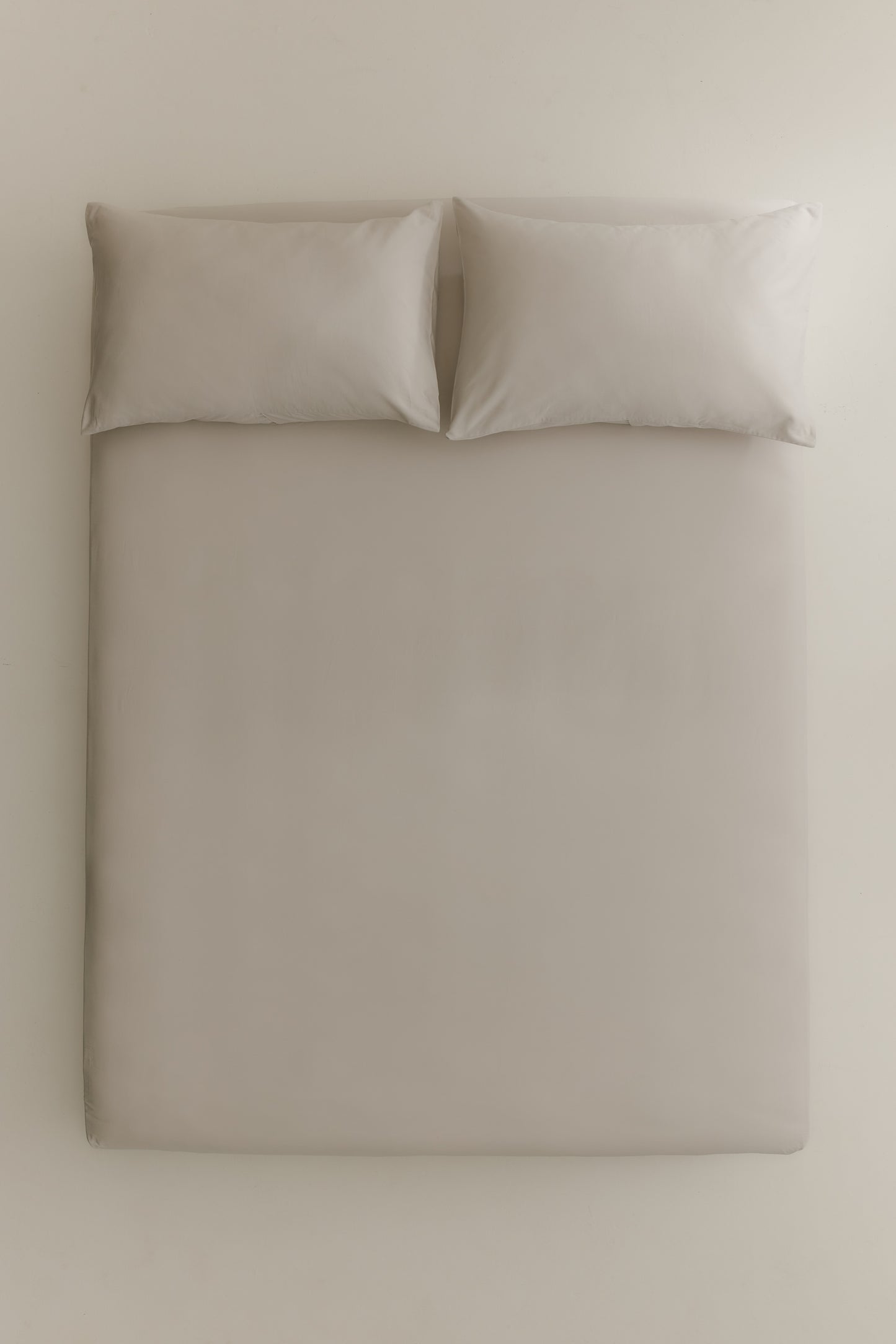 Fitted Sheet and Pillowcase Set in Aluminum