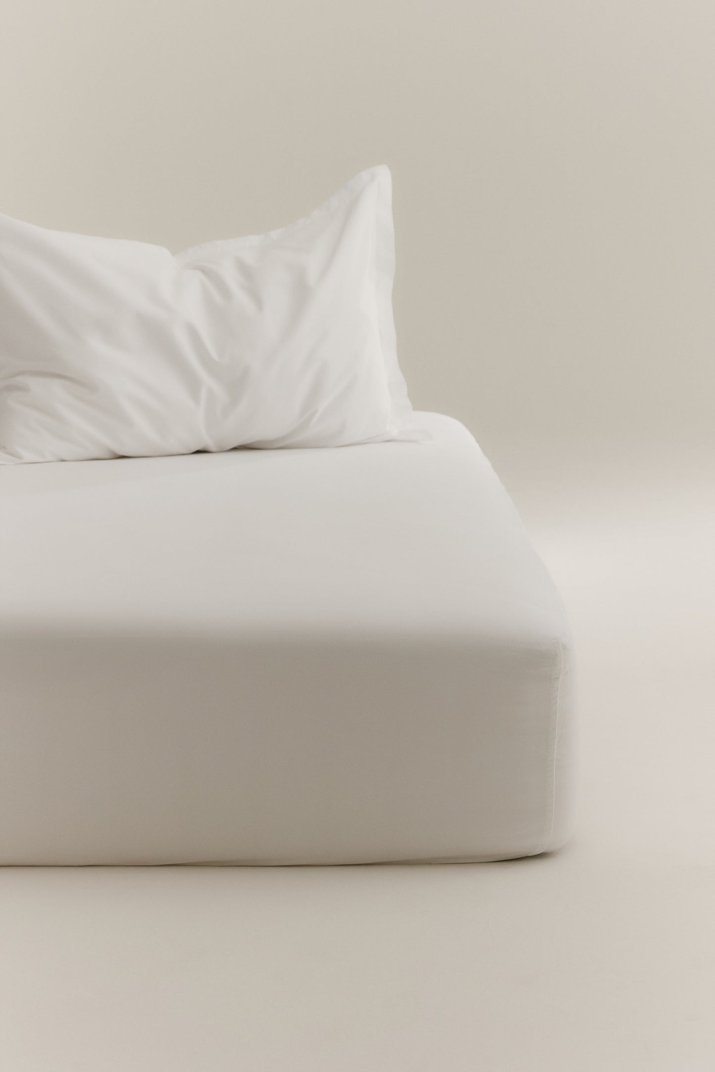 Fitted Sheet and Pillowcase Set in White