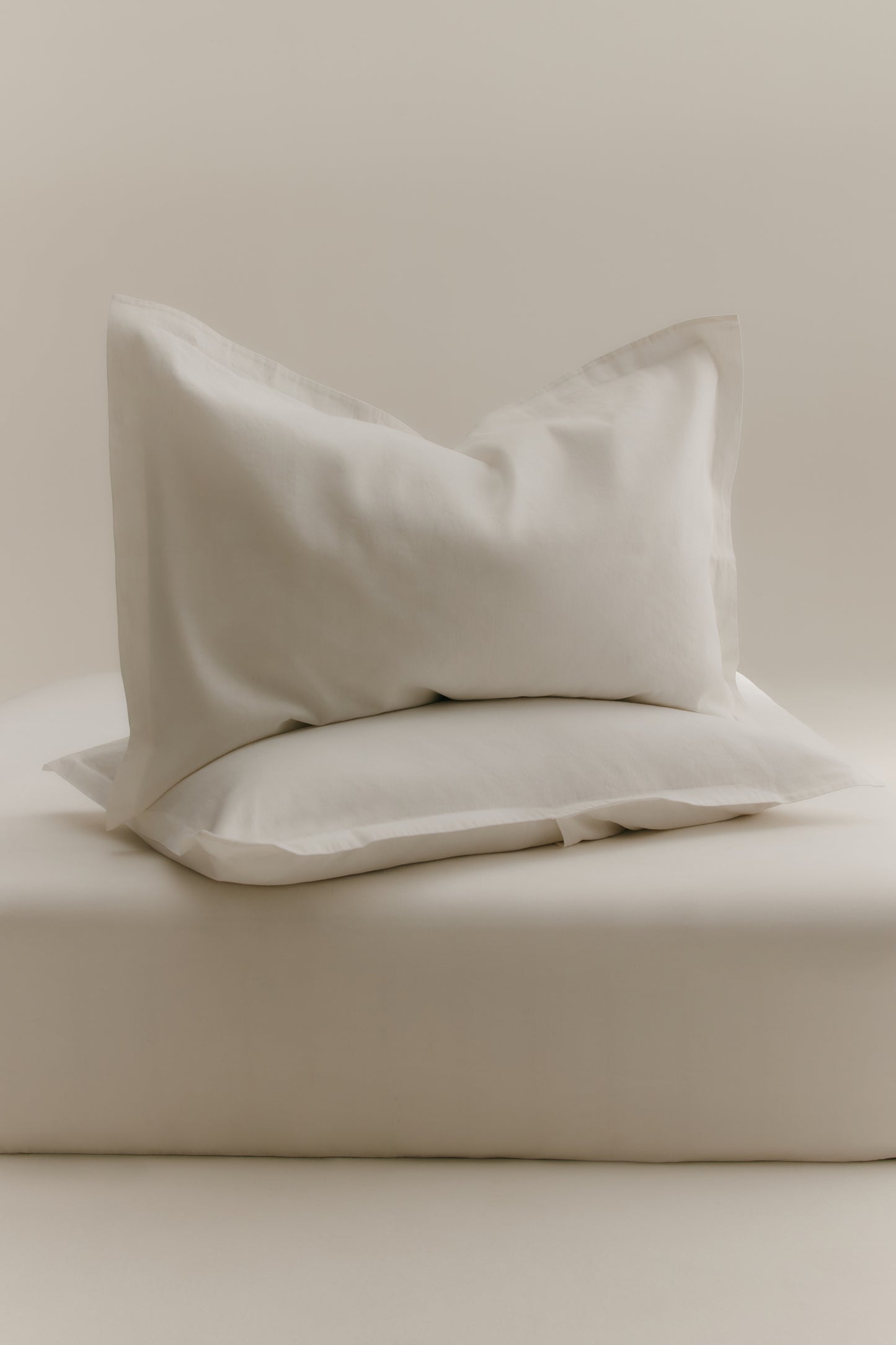 Linen Duvet Cover and Pillow Sham Set in White