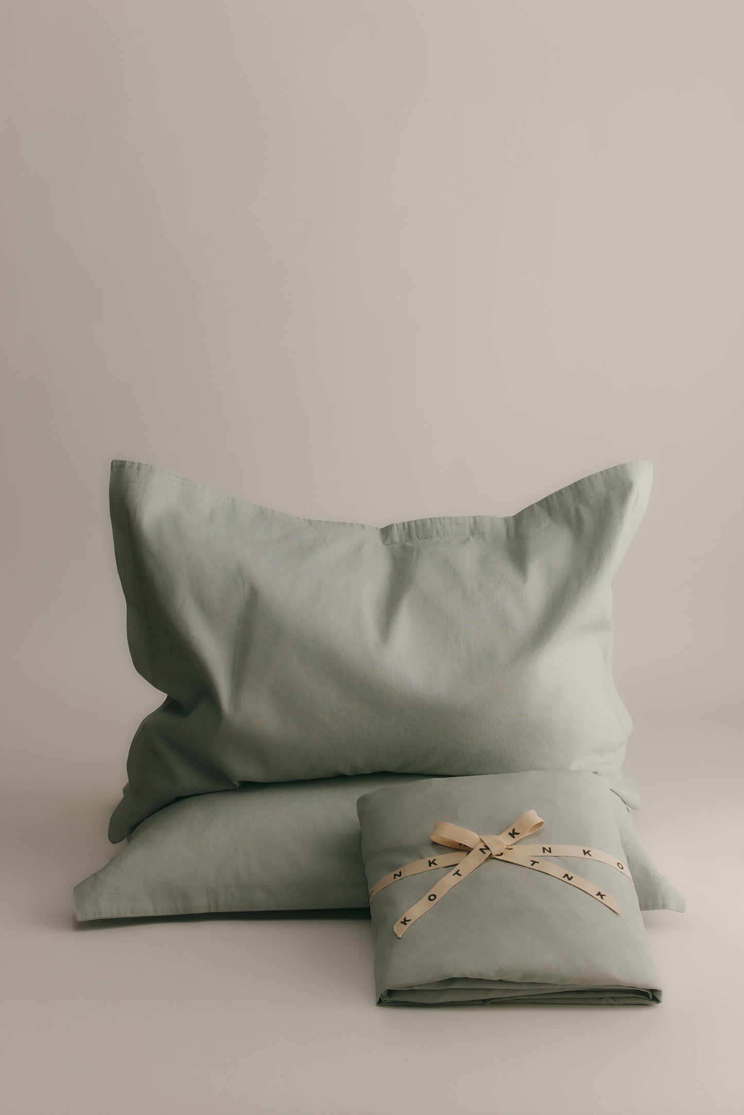 Linen Fitted Sheet and Pillowcase Set in Puritan Grey