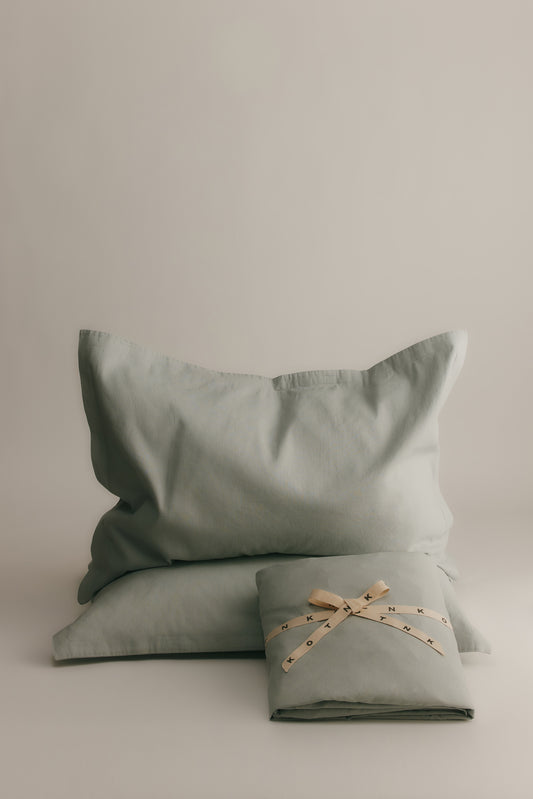 Linen Fitted Sheet and Pillowcase Set in Puritan Grey