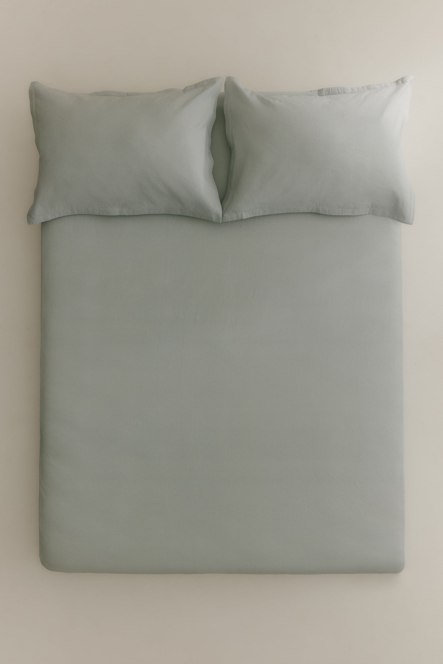 Linen Fitted Sheet and Pillowcase Set in Puritan Grey