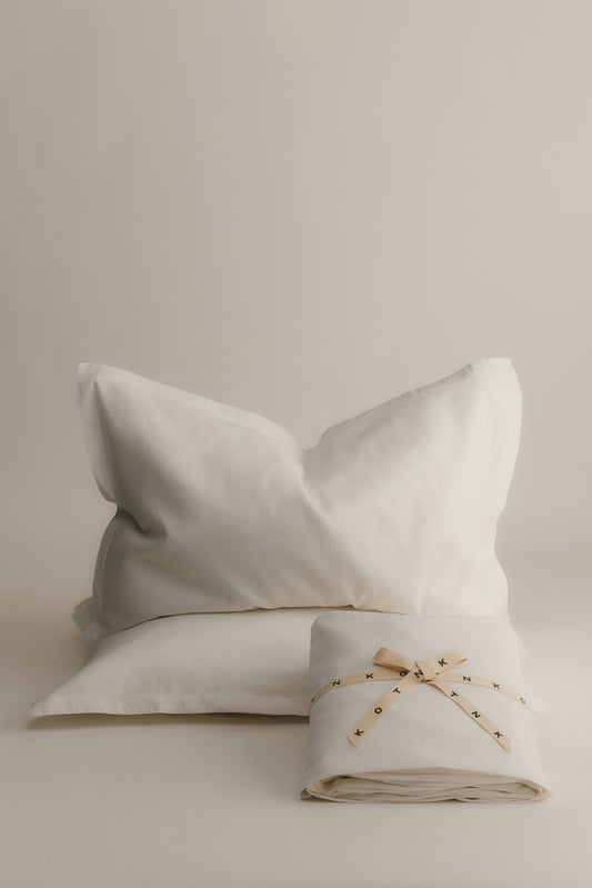 Linen Fitted Sheet and Pillow Set in White