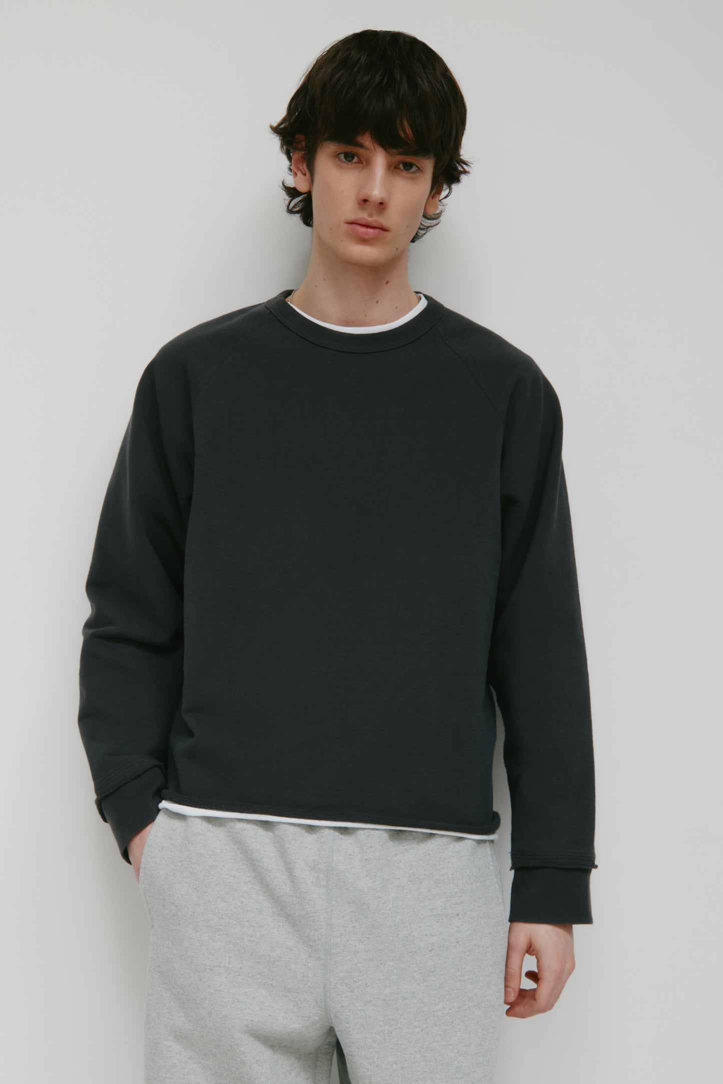 Men's Asr Cut-off Crewneck in Almost Black