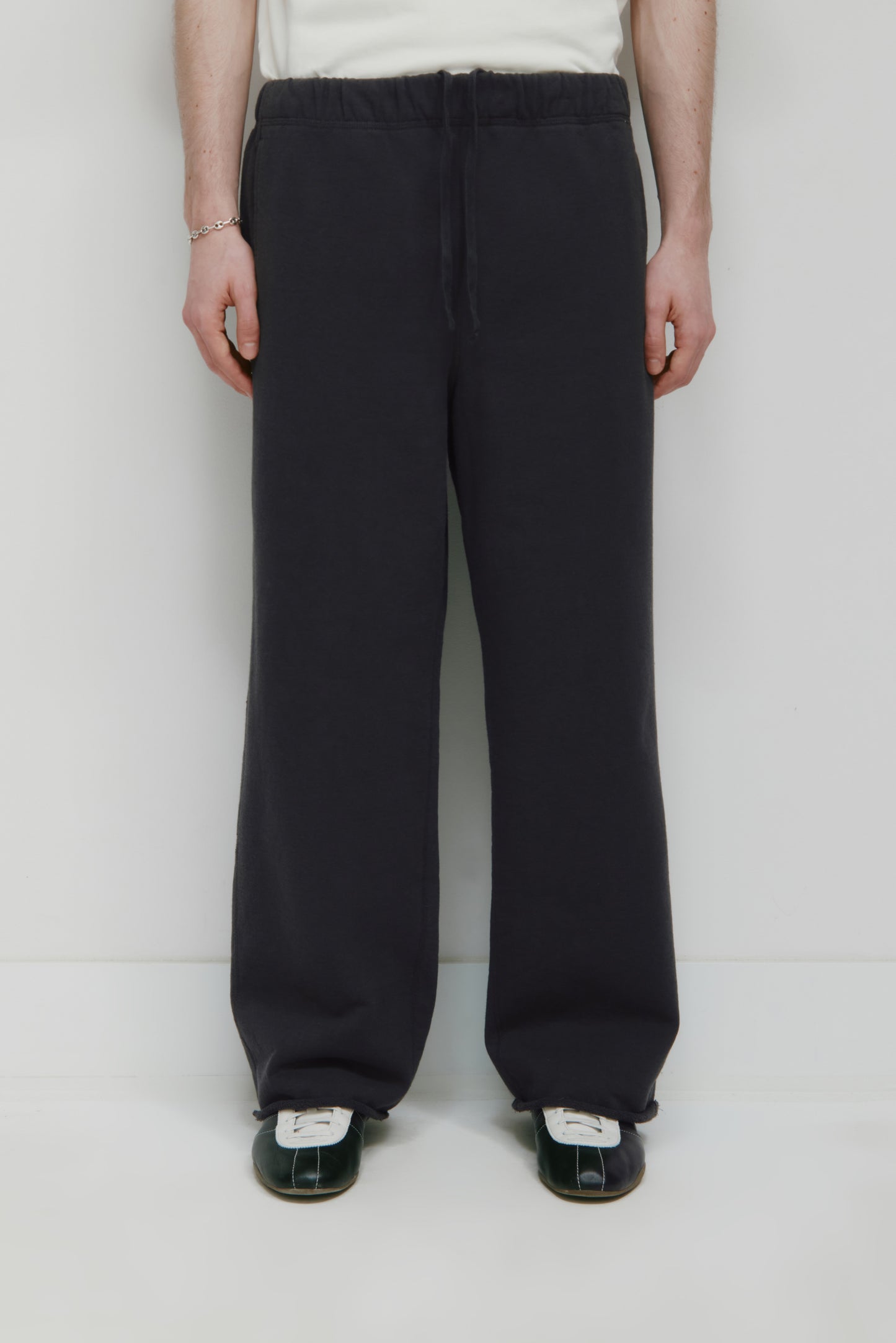 Men's Asr Cut-off Sweatpant in Almost Black