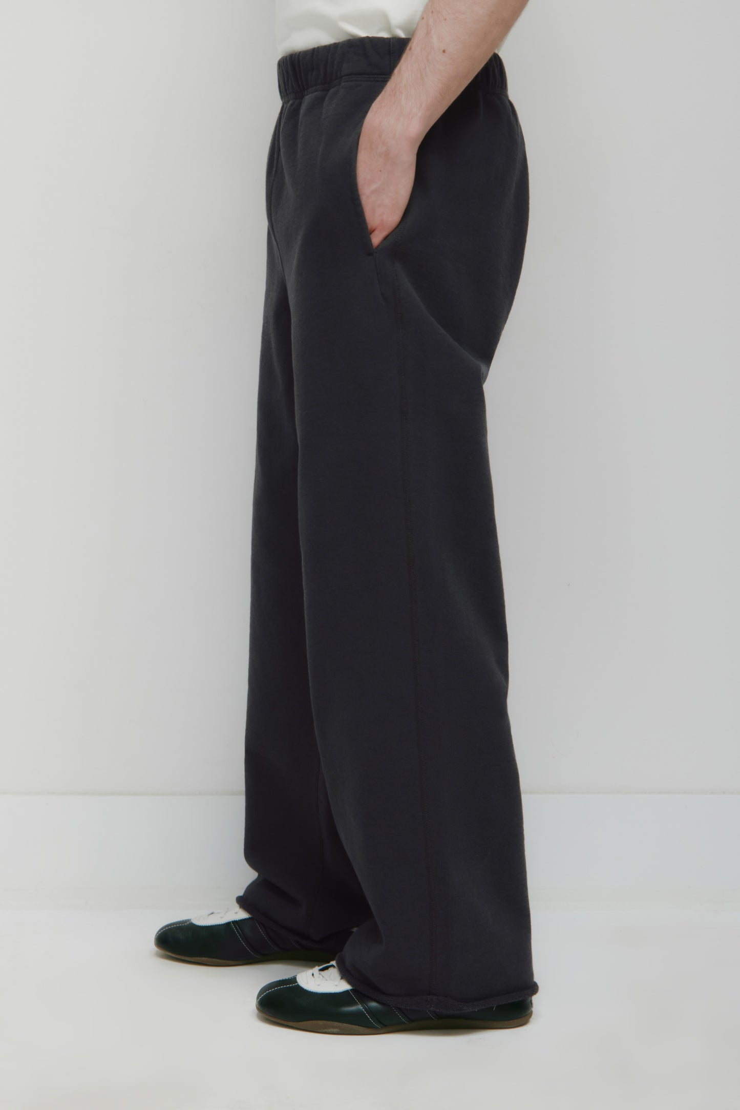 Men's Asr Cut-off Sweatpant in Almost Black