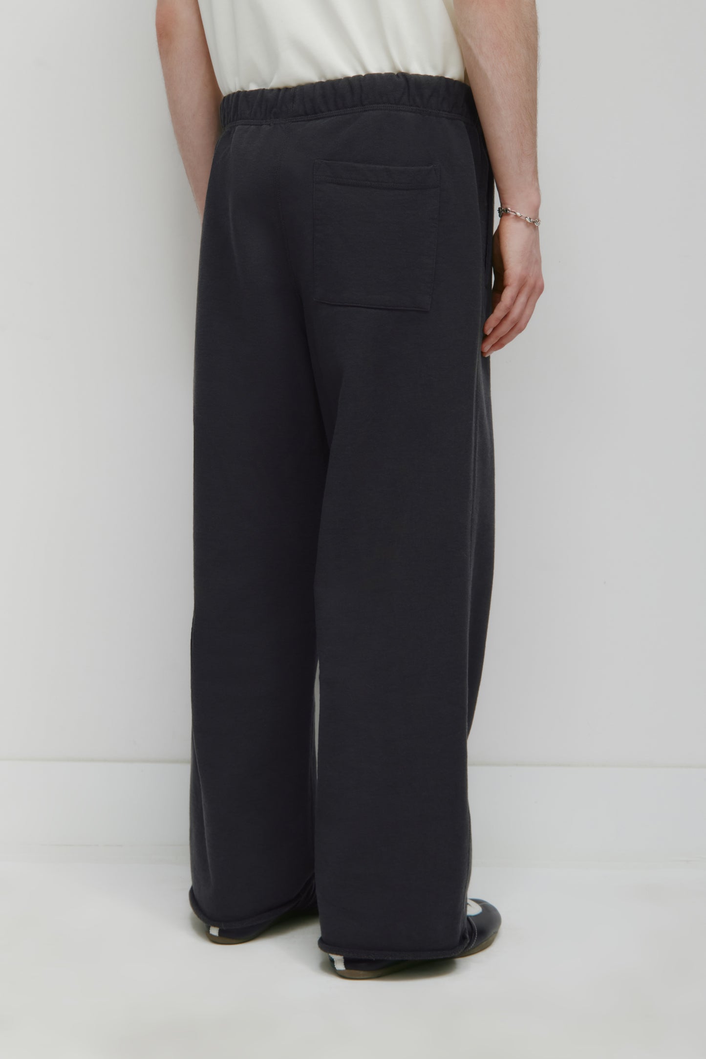 Men's Asr Cut-off Sweatpant in Almost Black