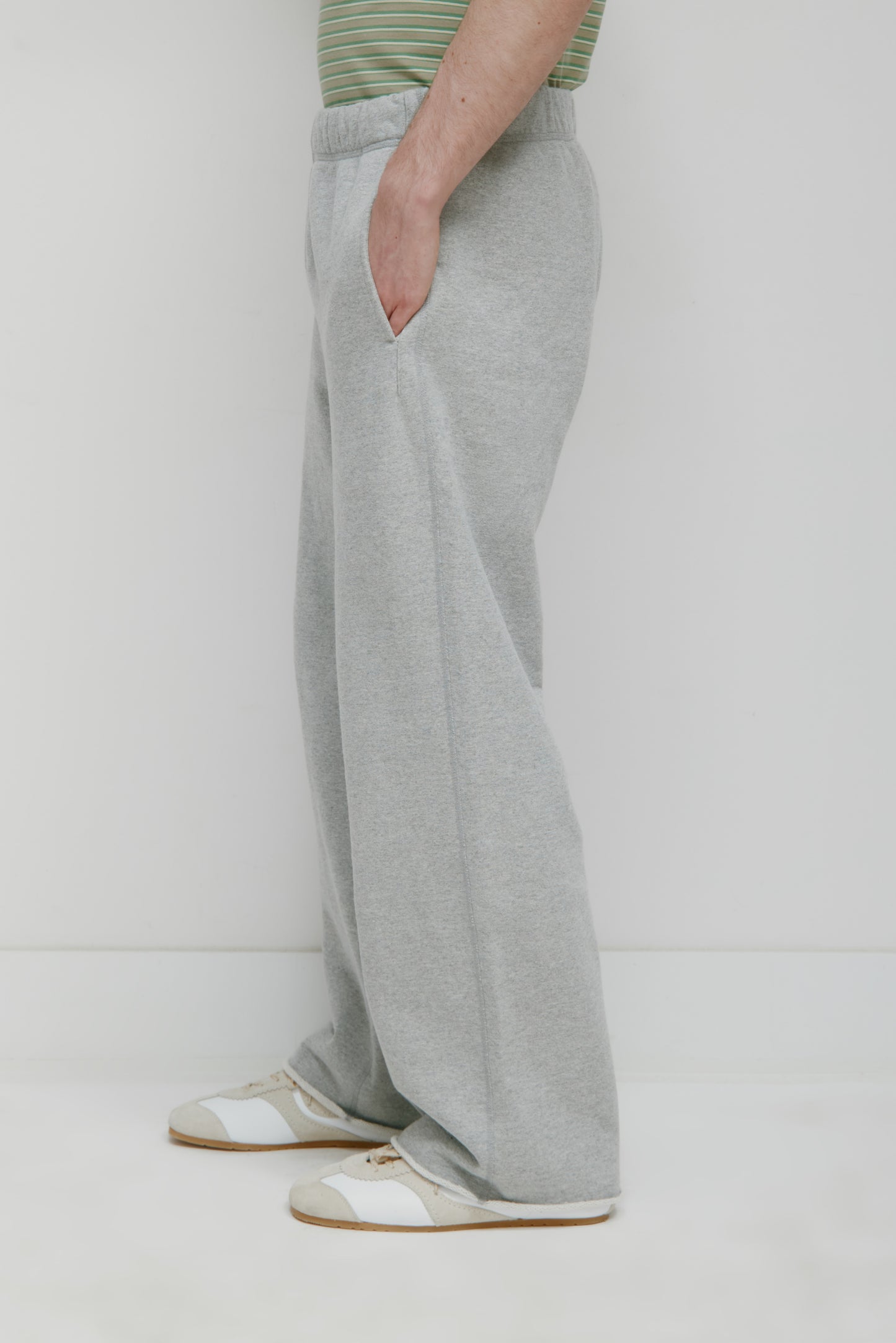 Men's Asr Cut-off Sweatpant in Heather Grey