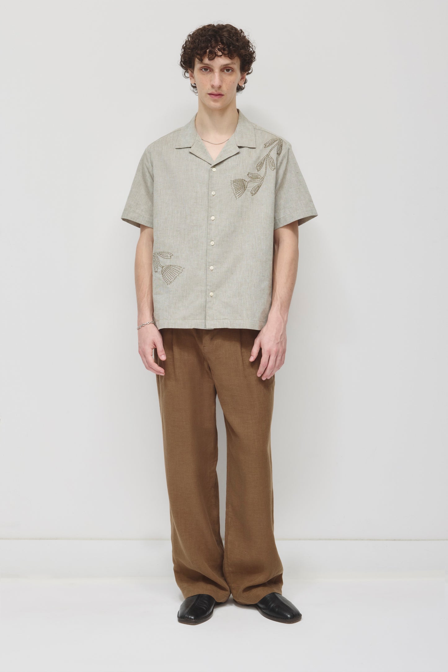 Men's Linen Camp Shirt in Olive