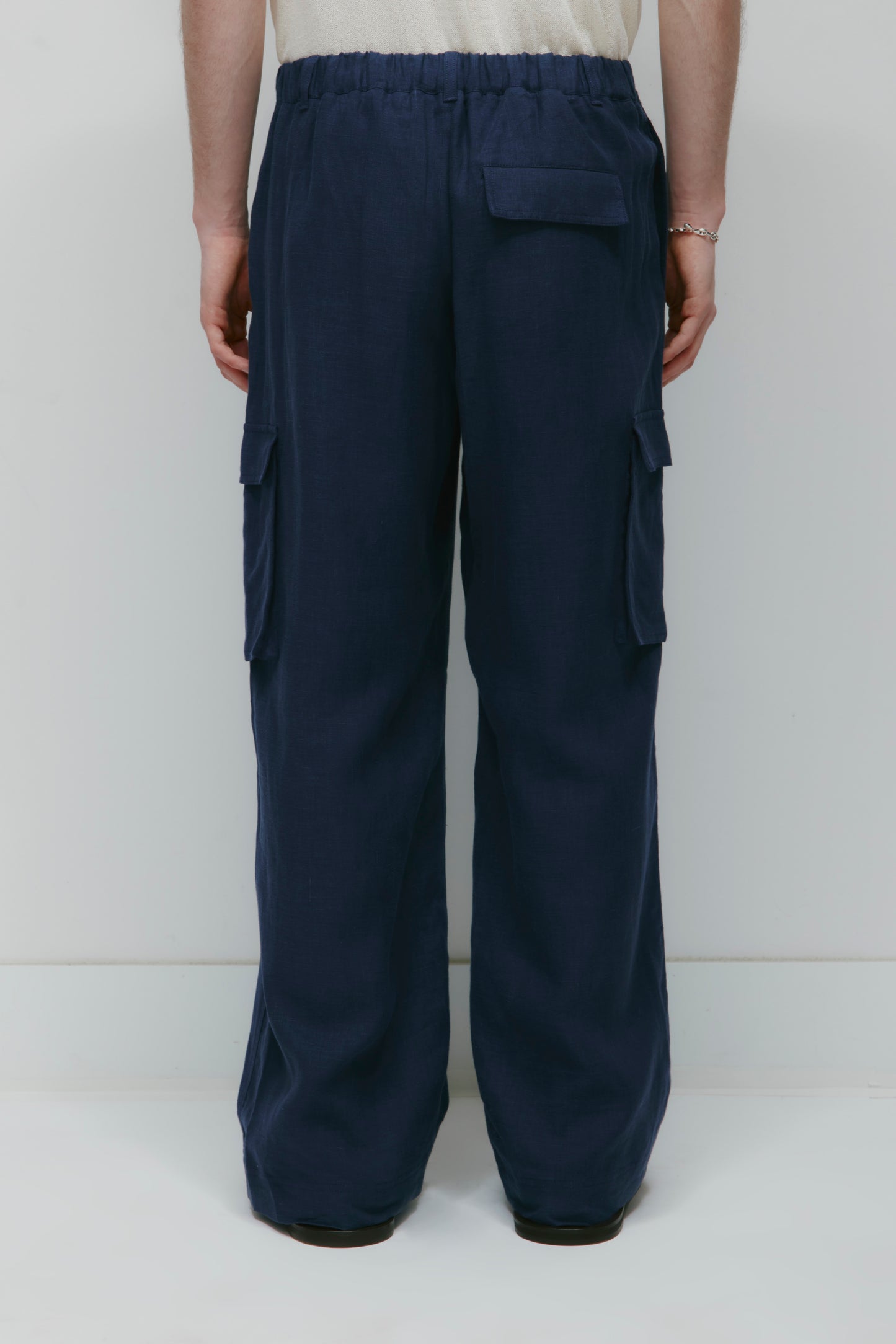 Men's Sila Linen Cargo Pant in Dark Indigo