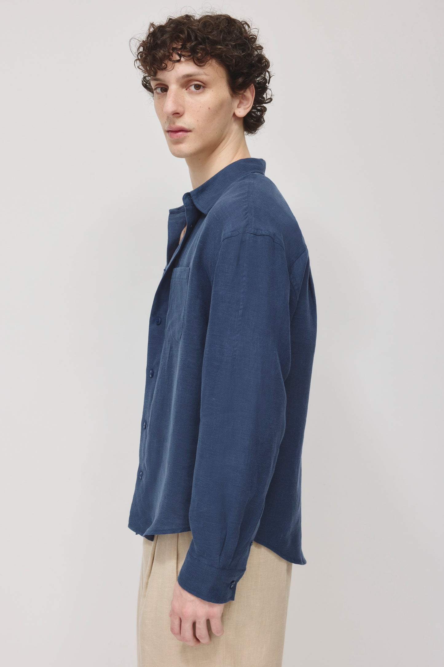 Men's Sila Linen Shirt in Dark Indigo